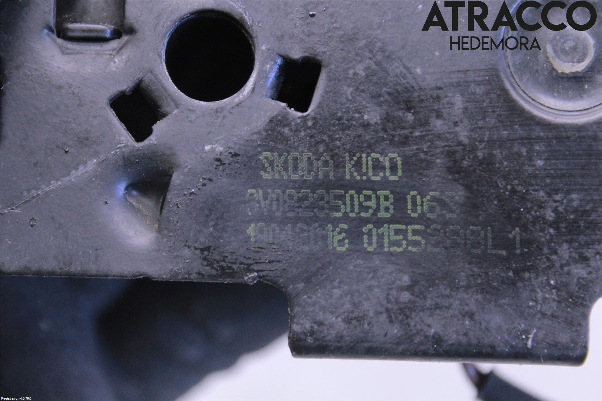 Skoda SUPERB 16-24 Huvlås