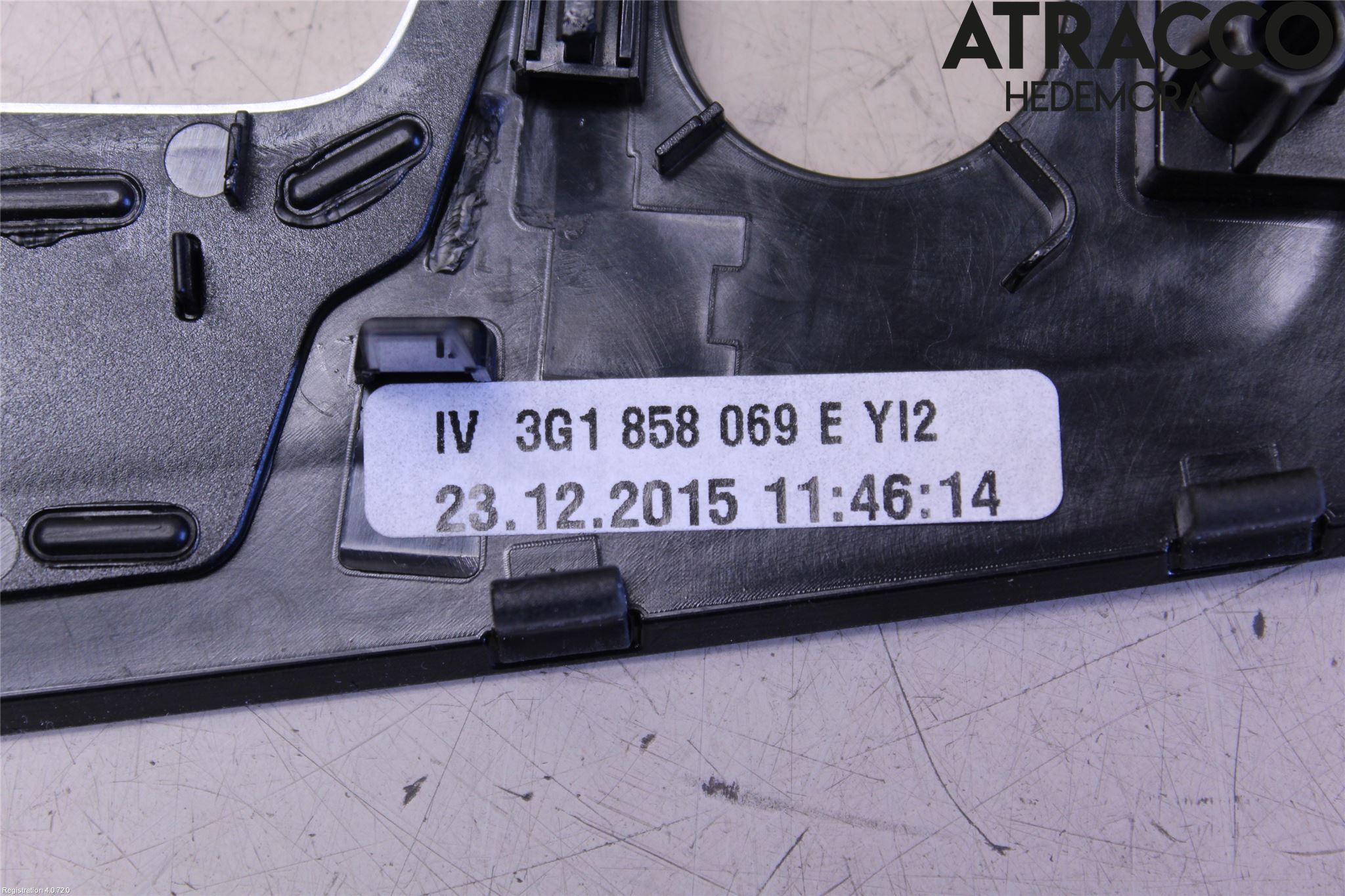 Volkswagen VW PASSAT 15-19 Instrument-Radio Sarg