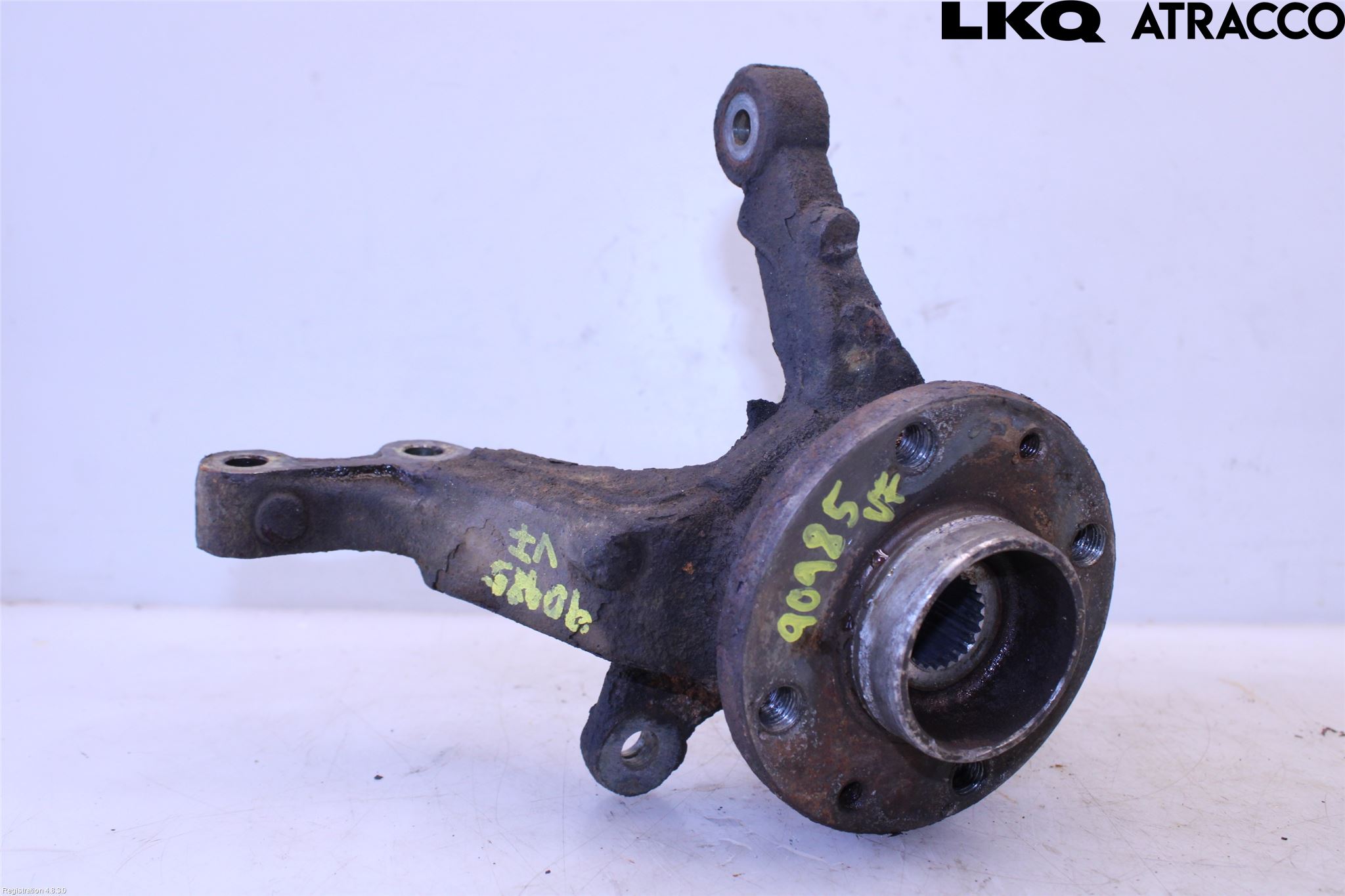 Nissan NOTE E11 06-14 Styrspindel Lagerhus Vä