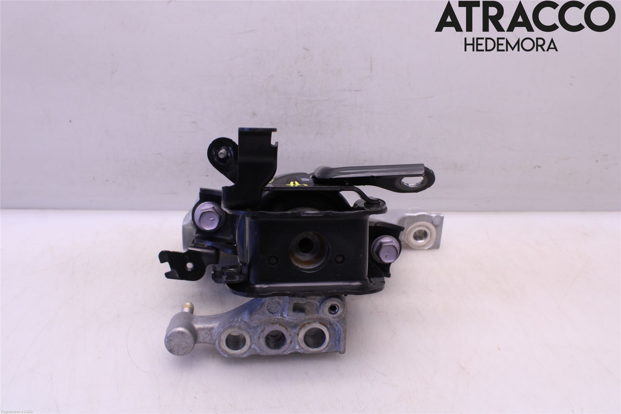 Toyota RAV4 19- Motorfäste