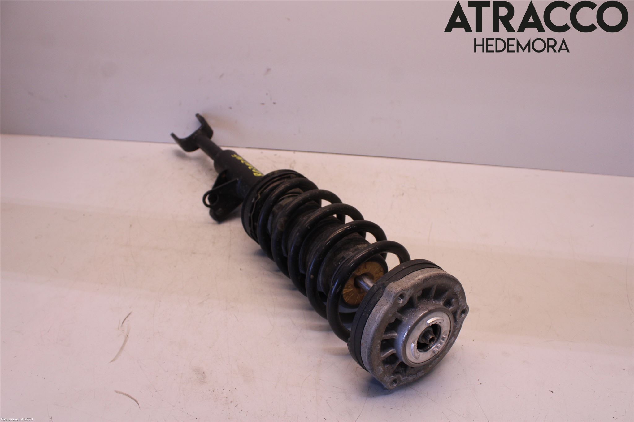 BMW 5 G30/G31/F90 17-23 Fjäderben Fram Höger