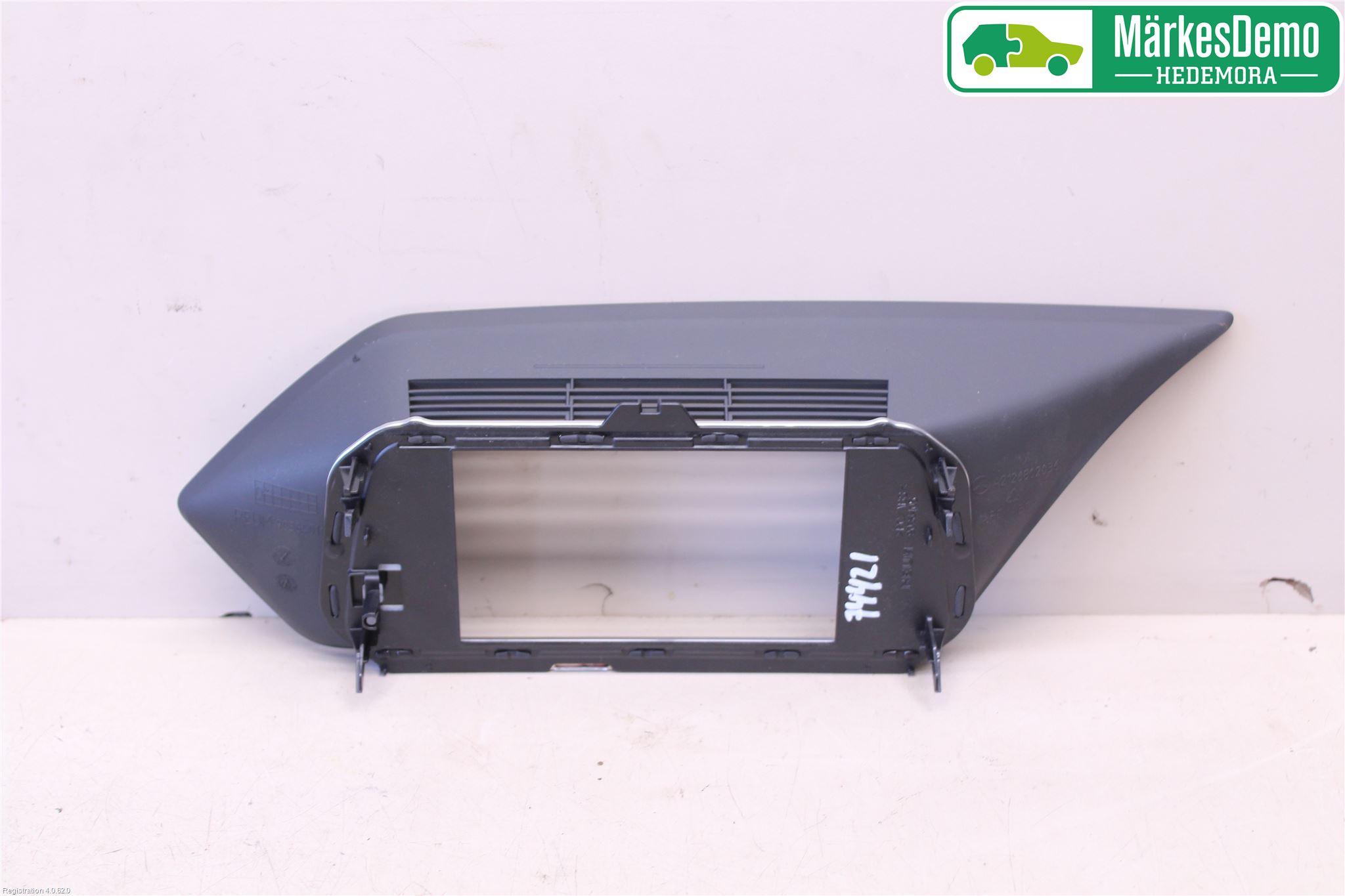 Mercedes-Benz MB E-KLASS (W212) 09-16 Instrument-Radio Sarg