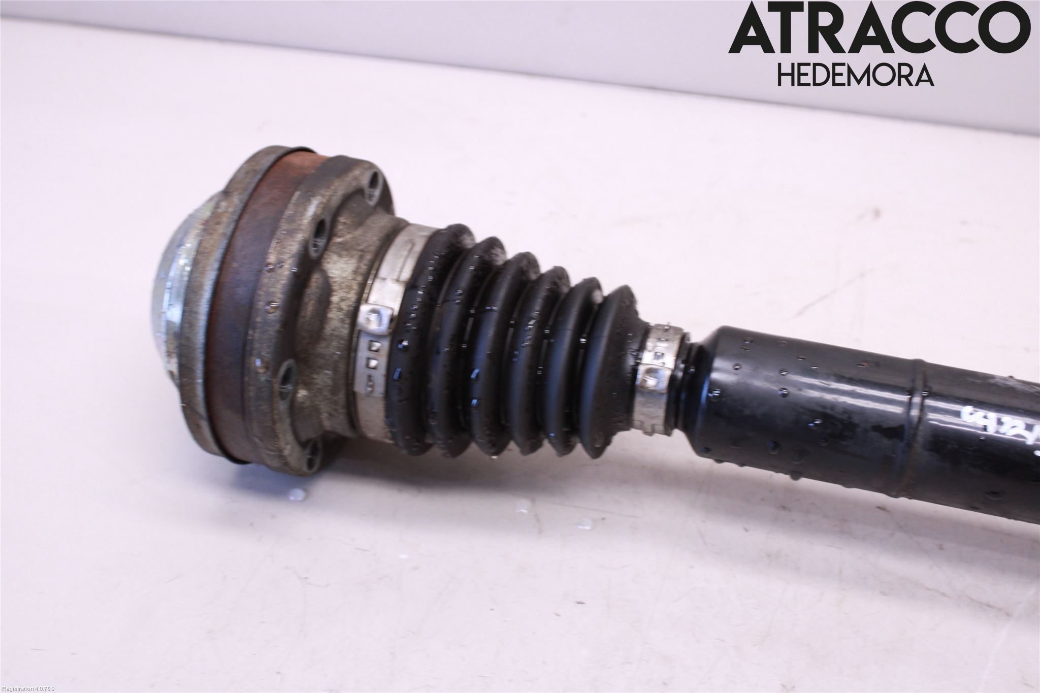 Volkswagen VW POLO 10-17 Drivaxel Fram Höger