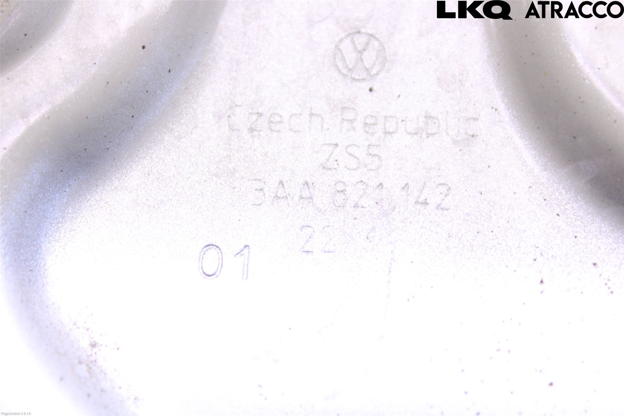 Volkswagen VW PASSAT 11-14 Skärmfäste Fram Hö