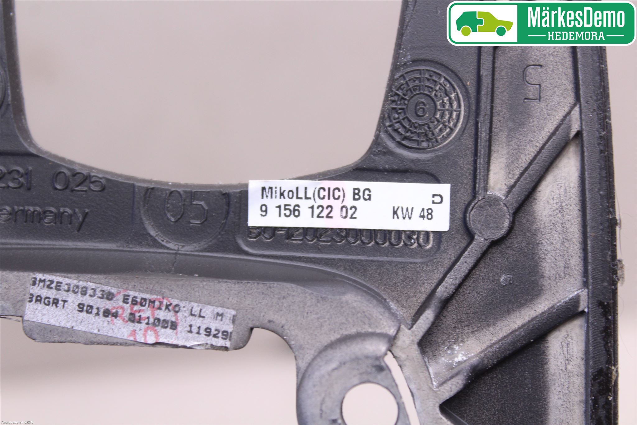 BMW 5 E60/61 Sed/Tou 02-10 Instrumentkonsoll Mitt