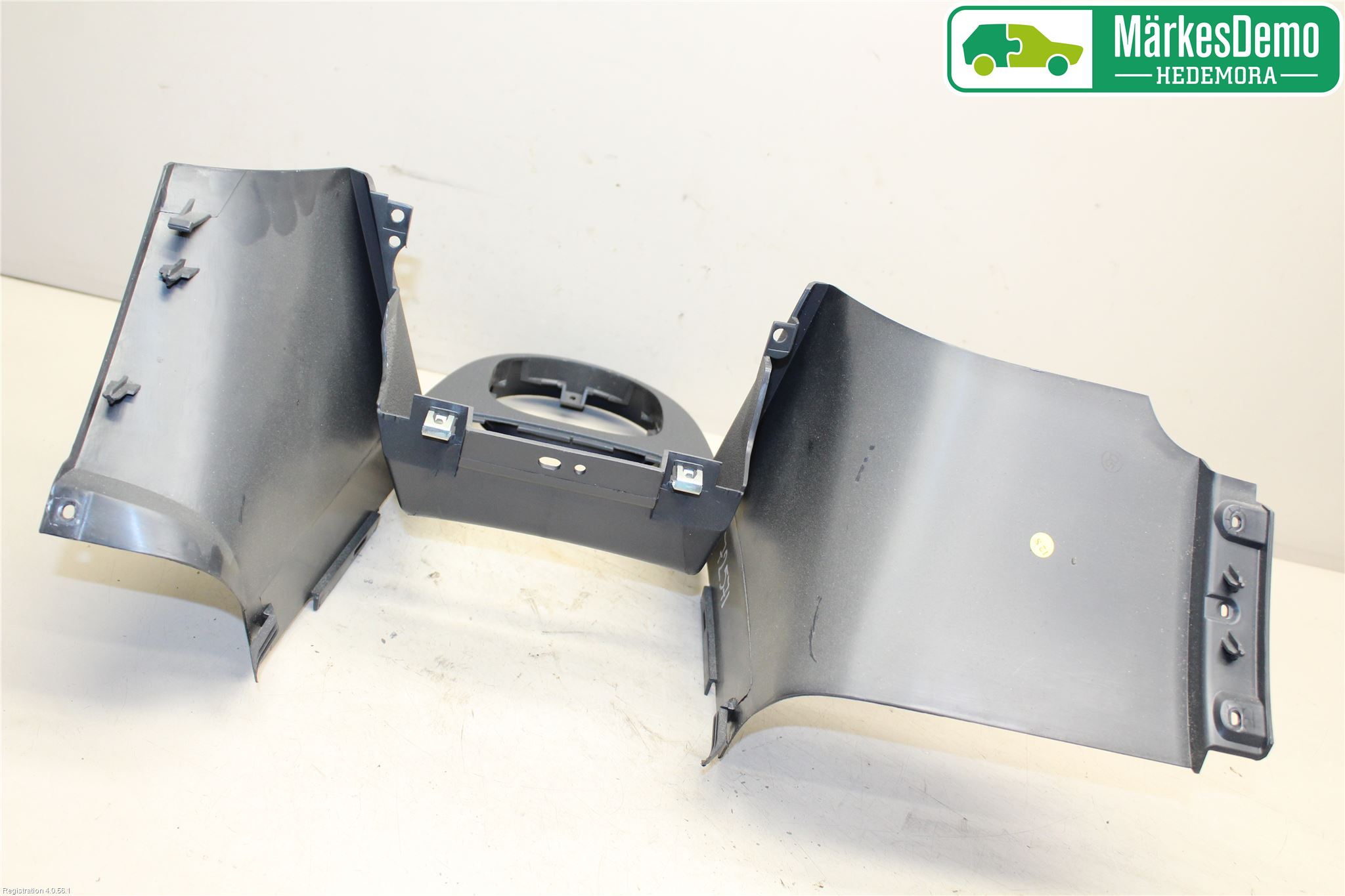 Volkswagen VW CADDY 11-15 Instrumentkonsoll Mitt