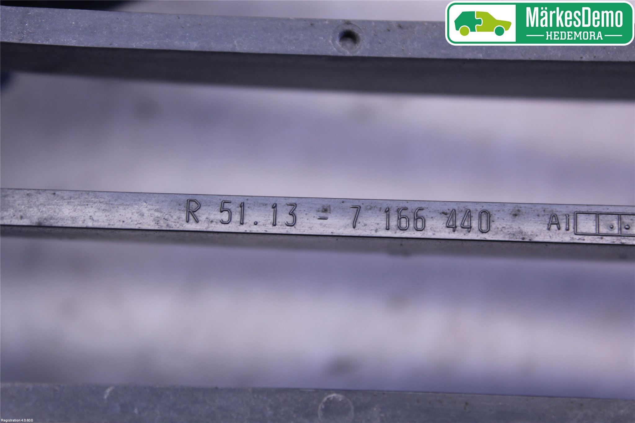 BMW 1 E87/81 5D/3D 03-11 Grilldel Höger