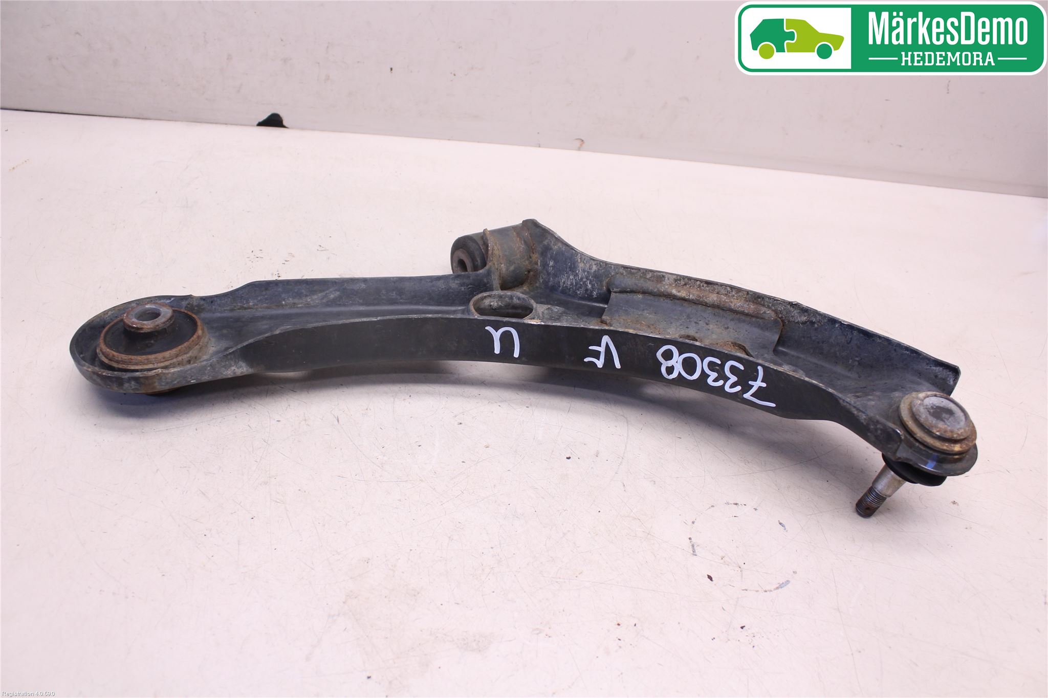 Suzuki SWIFT 11-16 Bärarm Fram Undre Vä