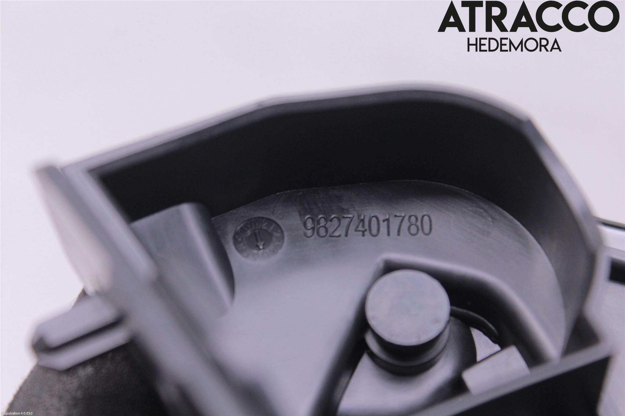 Peugeot 208/E-208 20- Instrumentbräda Förvaringsfack