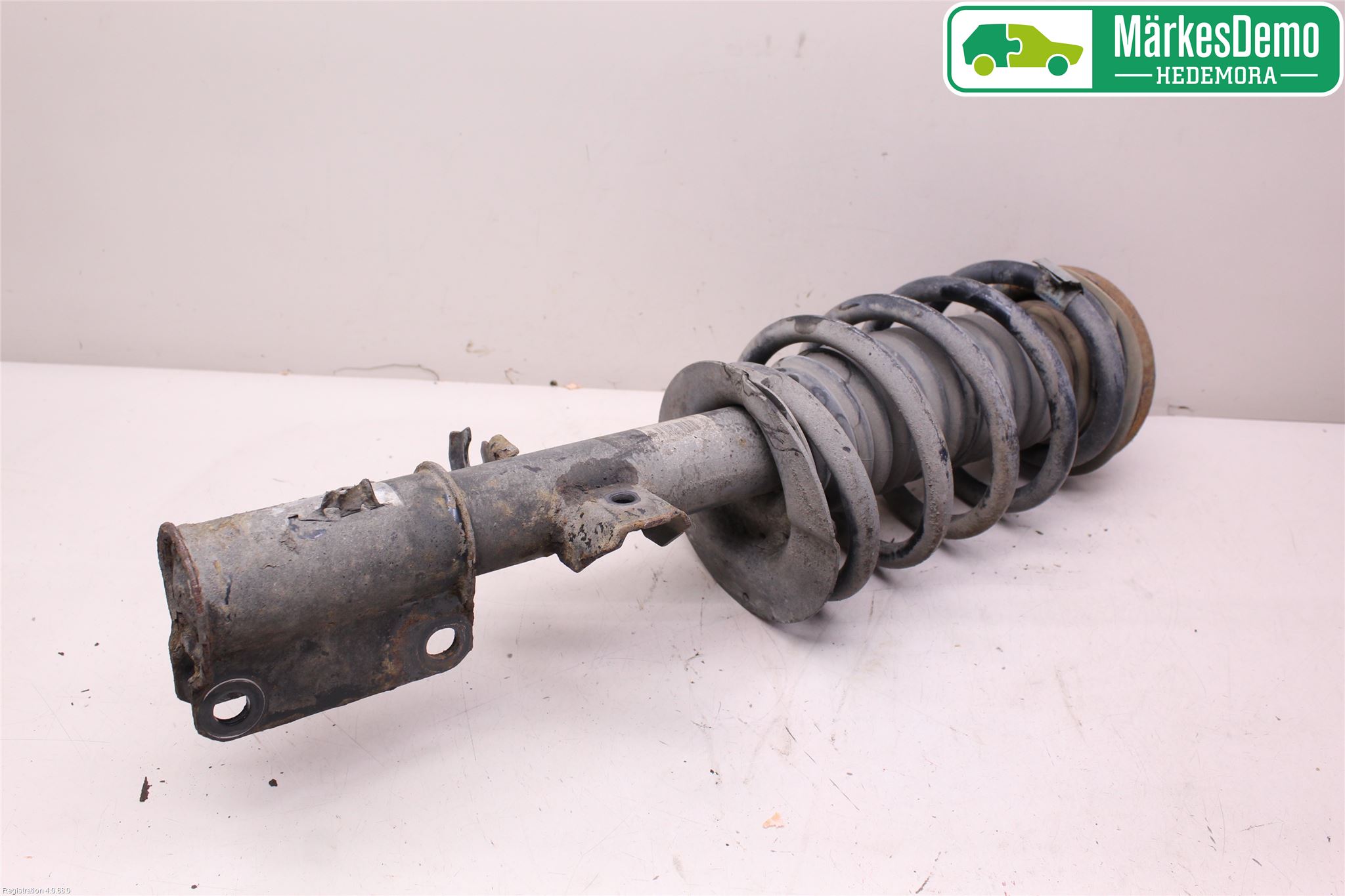 BMW X5 E53     99-06 Fjäderben Fram Vänster