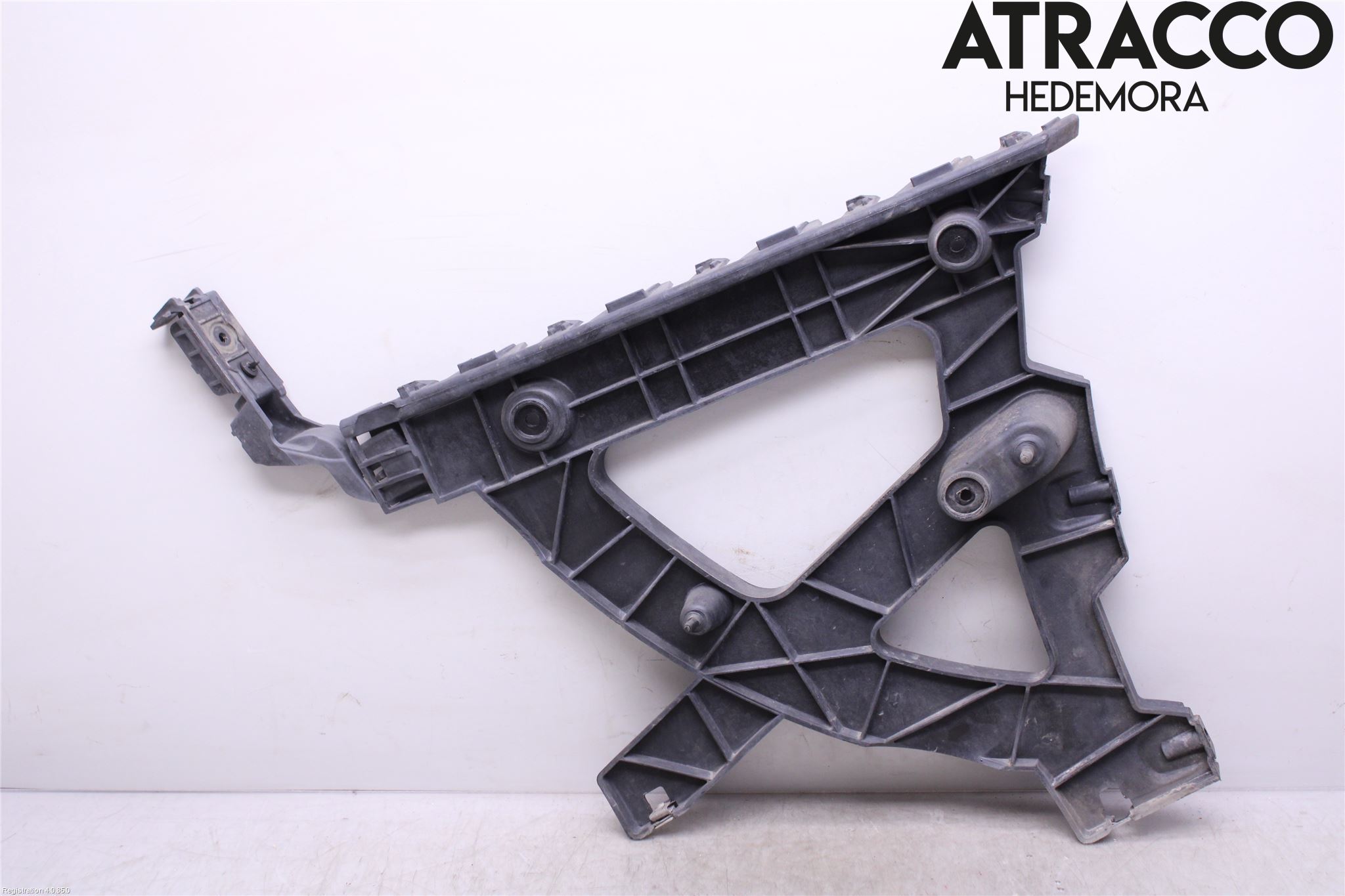 Audi A4 12-15 Stötfångarfäste Bak Vä