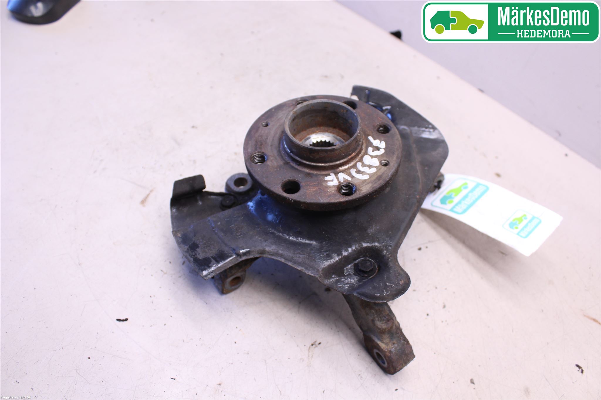 Opel CORSA D 07-14 Styrspindel Lagerhus Vä