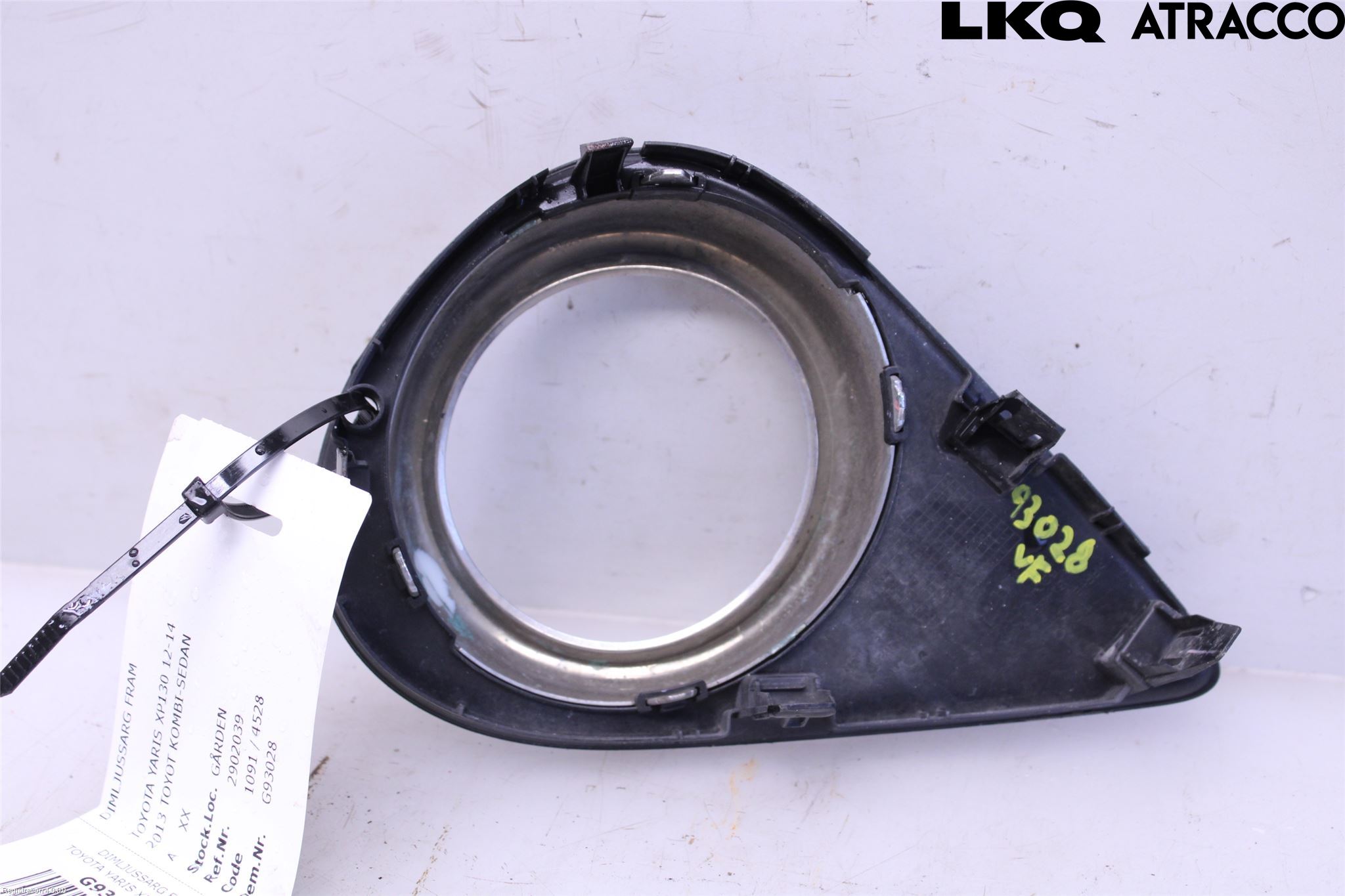 Toyota YARIS XP130 12-14 Dimljussarg Fram