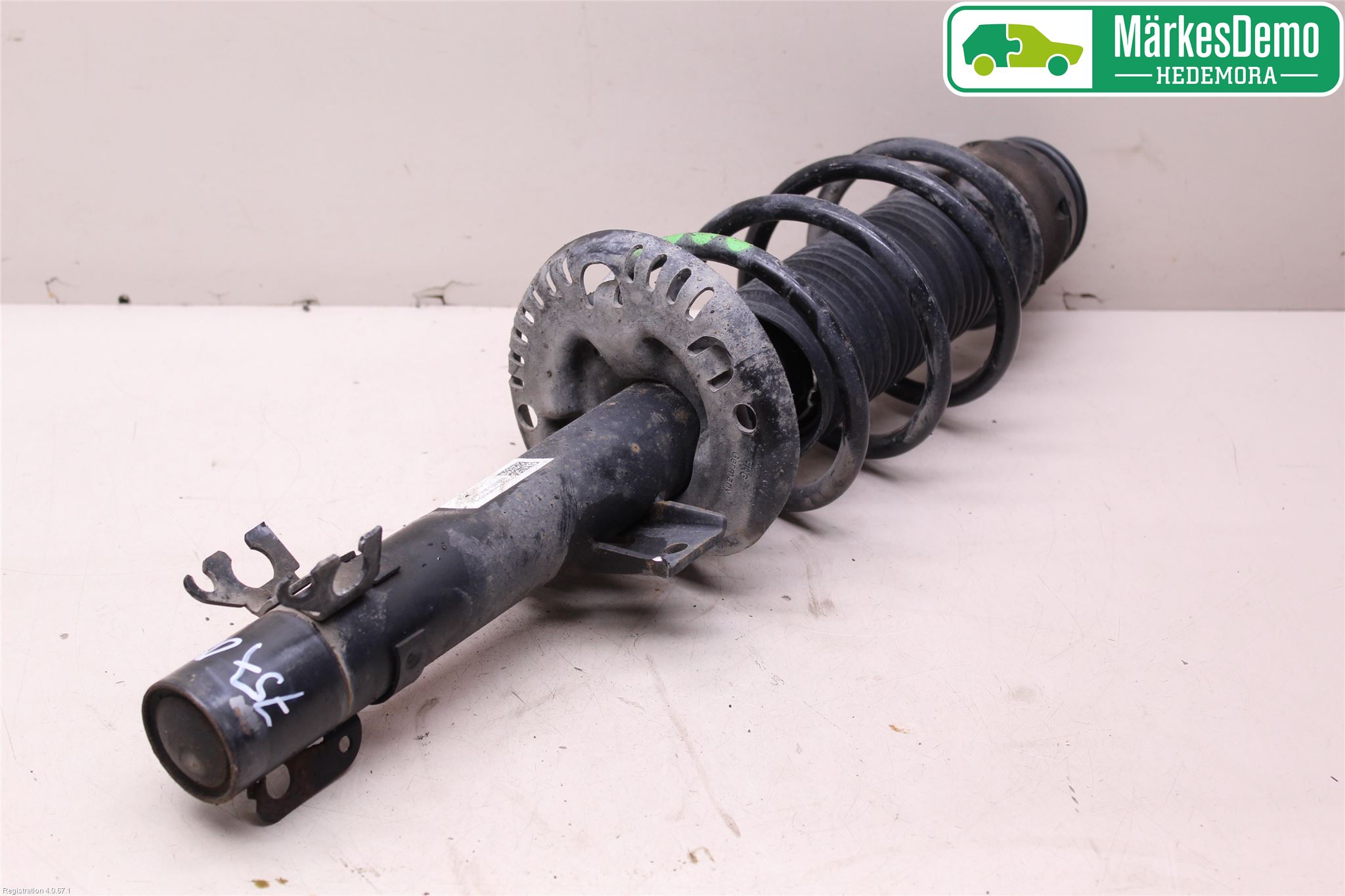 Volkswagen VW POLO 10-17 Fjäderben Fram Vänster