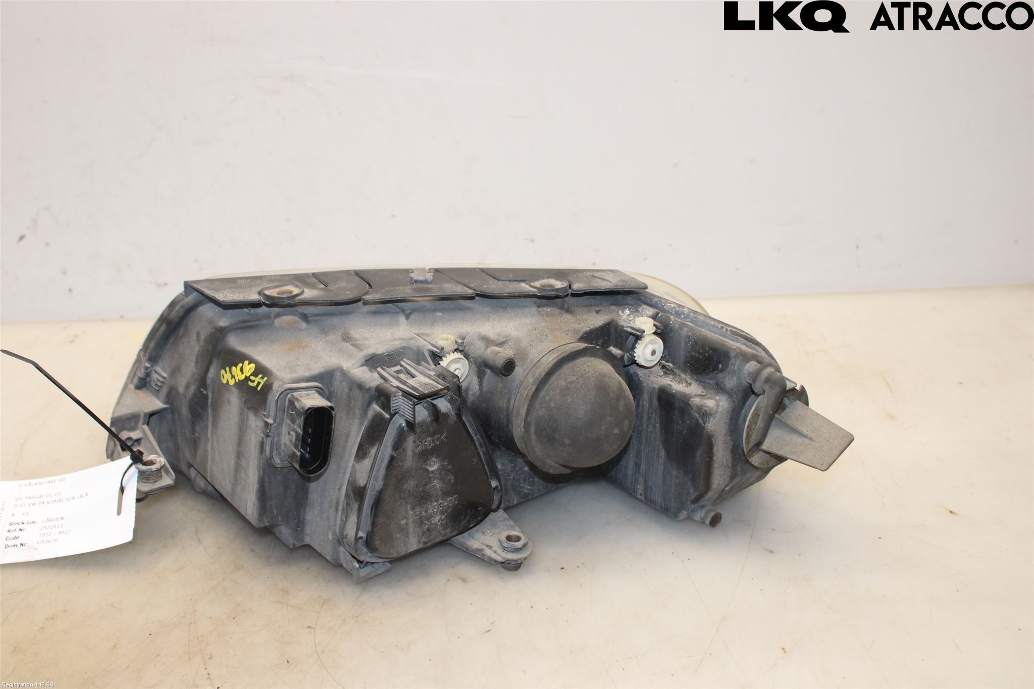 Volkswagen VW PASSAT 01-05 Strålkastare Höger