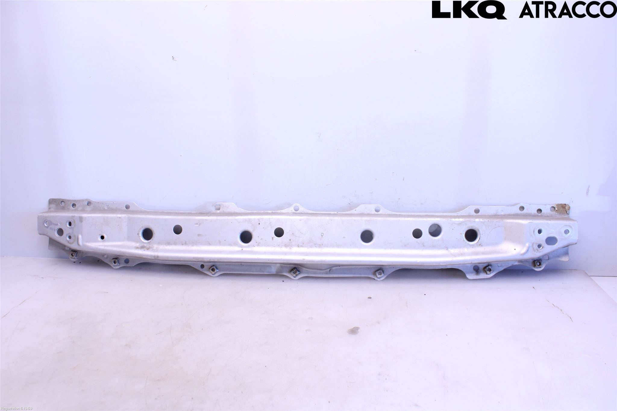 Toyota YARIS XP130 15-20 Frontplåt Undre