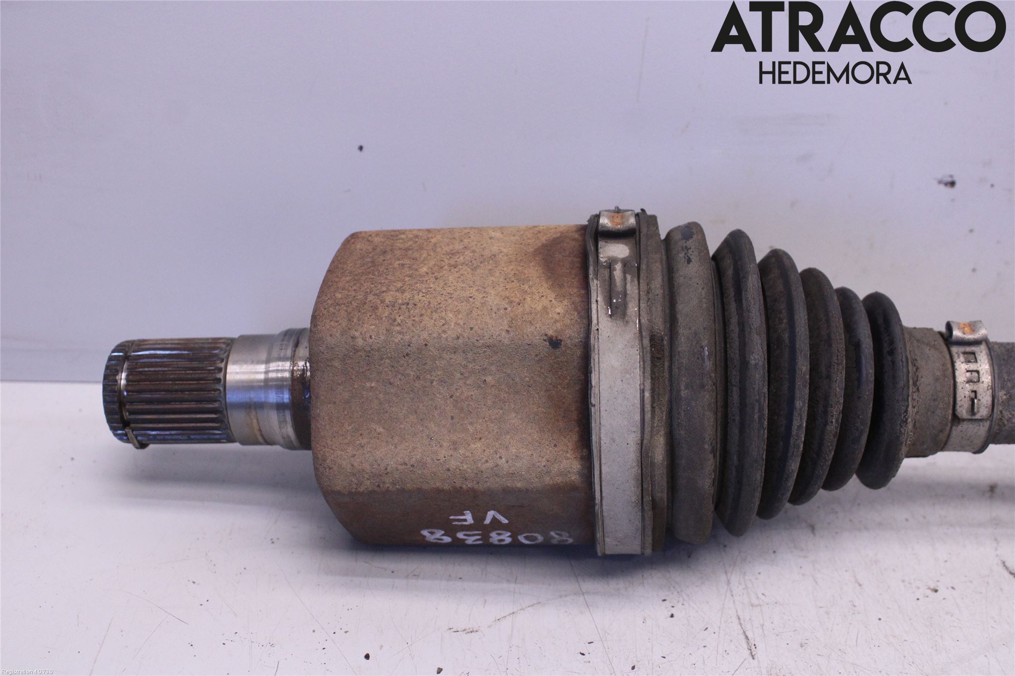 Volvo V70 14-16 Drivaxel Fram Vänster