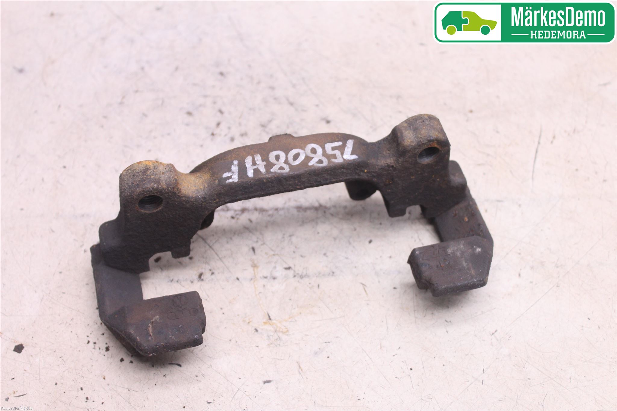 Volkswagen VW CADDY      04-10 Bromsokshållare