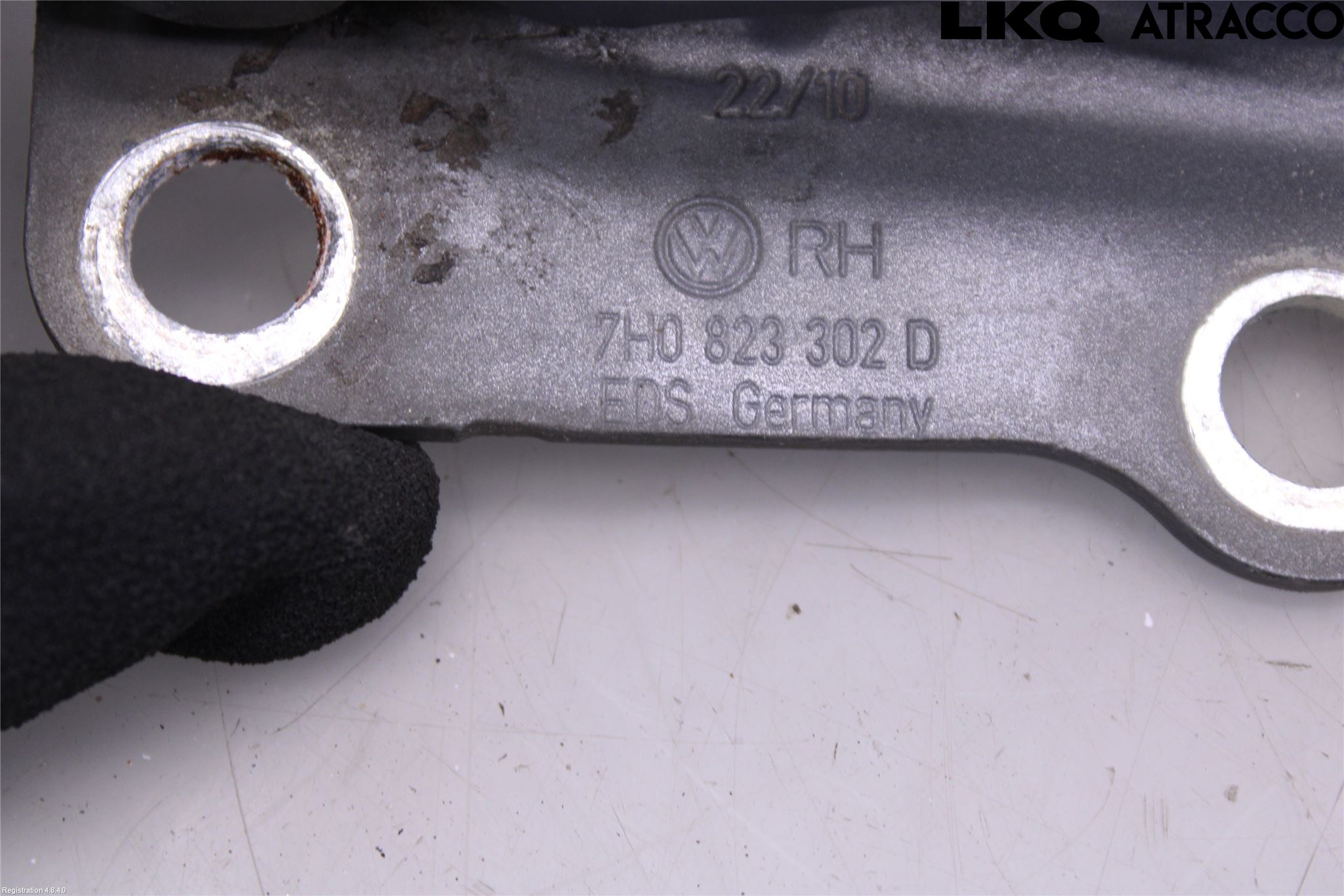 Volkswagen VW TRANSP/CARAVELLE (T5) 04-15 Huvgångjärn