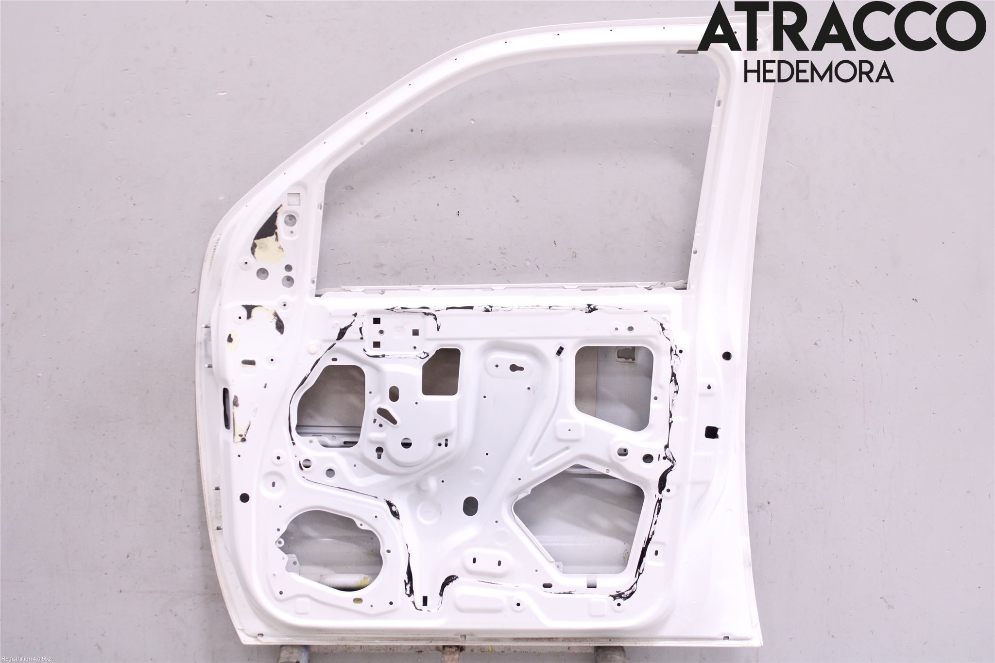 Nissan NAVARA 05-16 Dörr Fram Höger