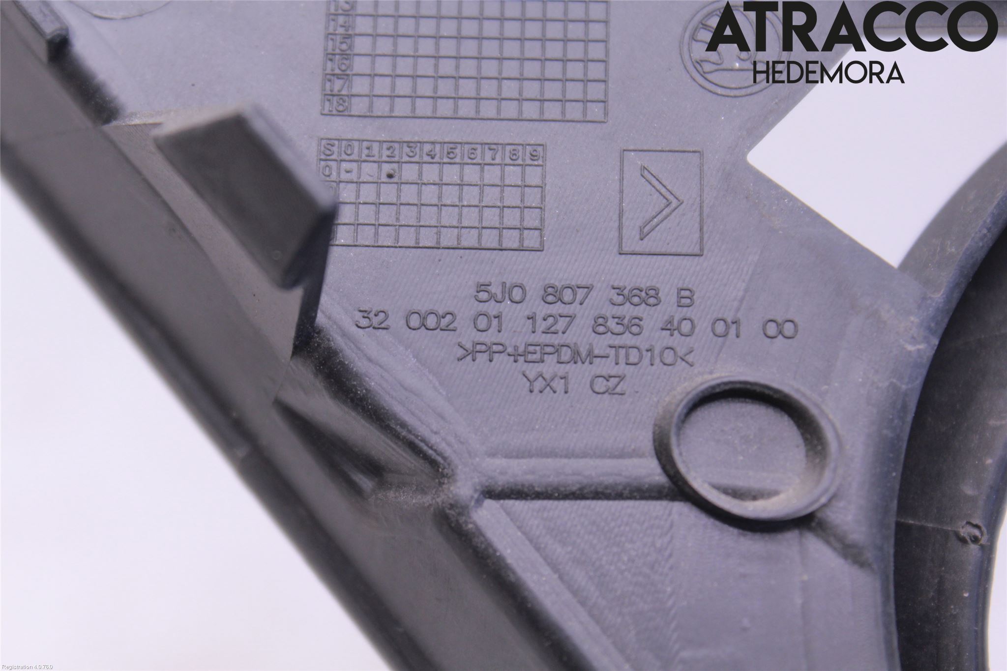 Skoda FABIA 07-14 Dimljussarg Fram