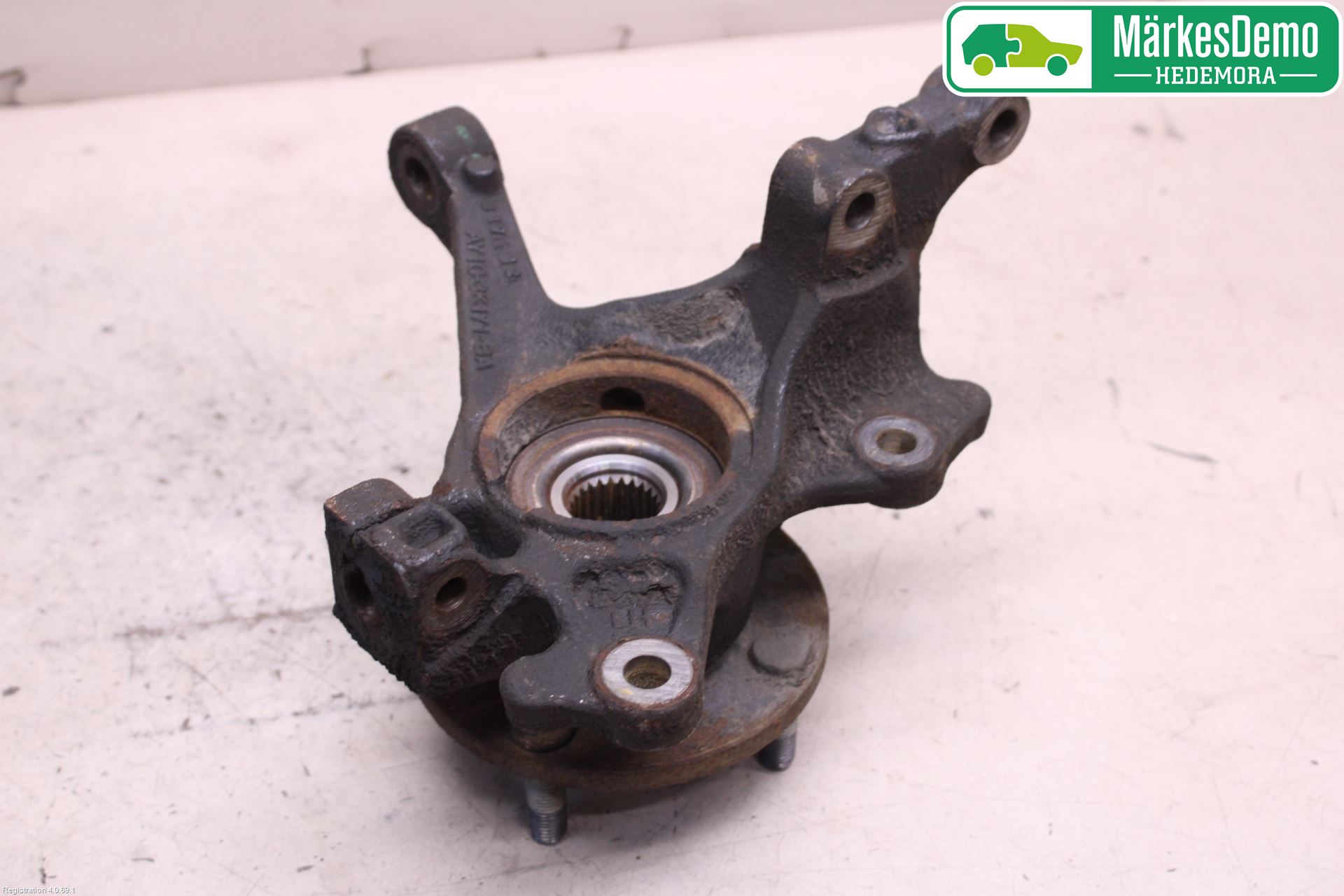 Ford FIESTA 13-17 Styrspindel Lagerhus Vä