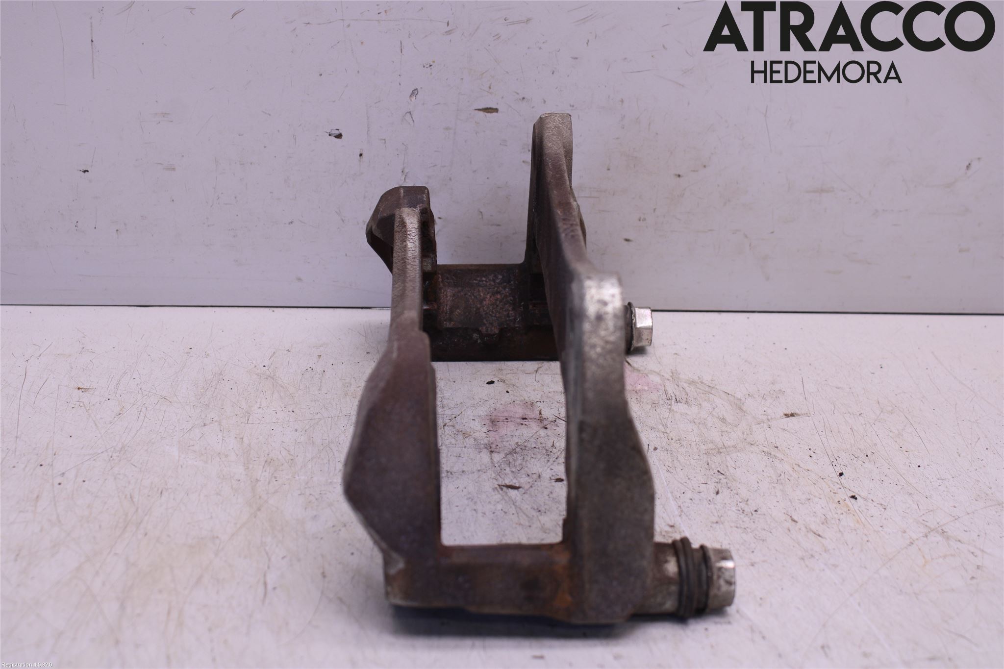 Toyota RAV4 19- Bromsokshållare