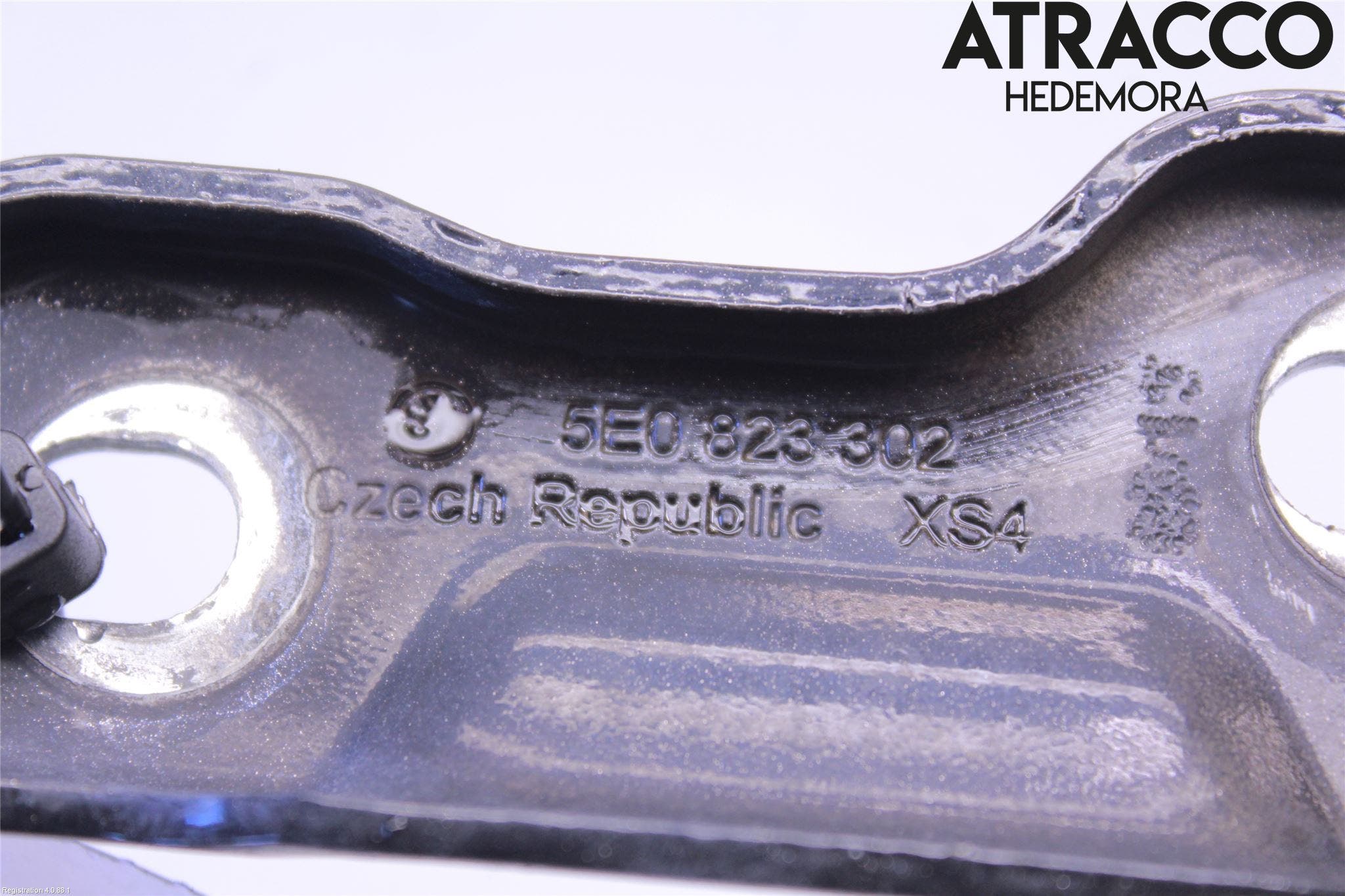 Skoda OCTAVIA (5E) 13-20 Huvgångjärn