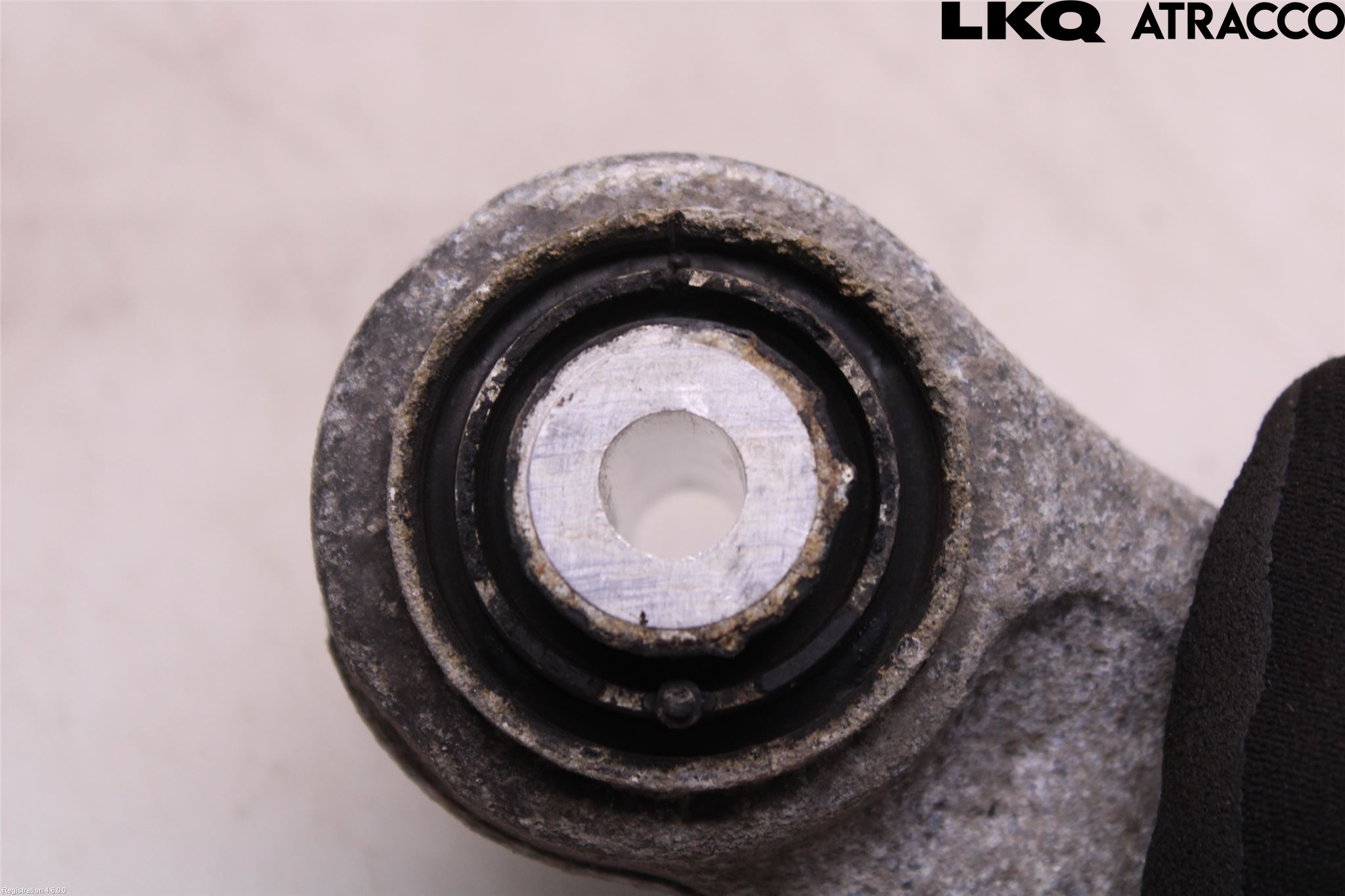 Jaguar I-PACE 18- Bärarm Bak Övre Höger