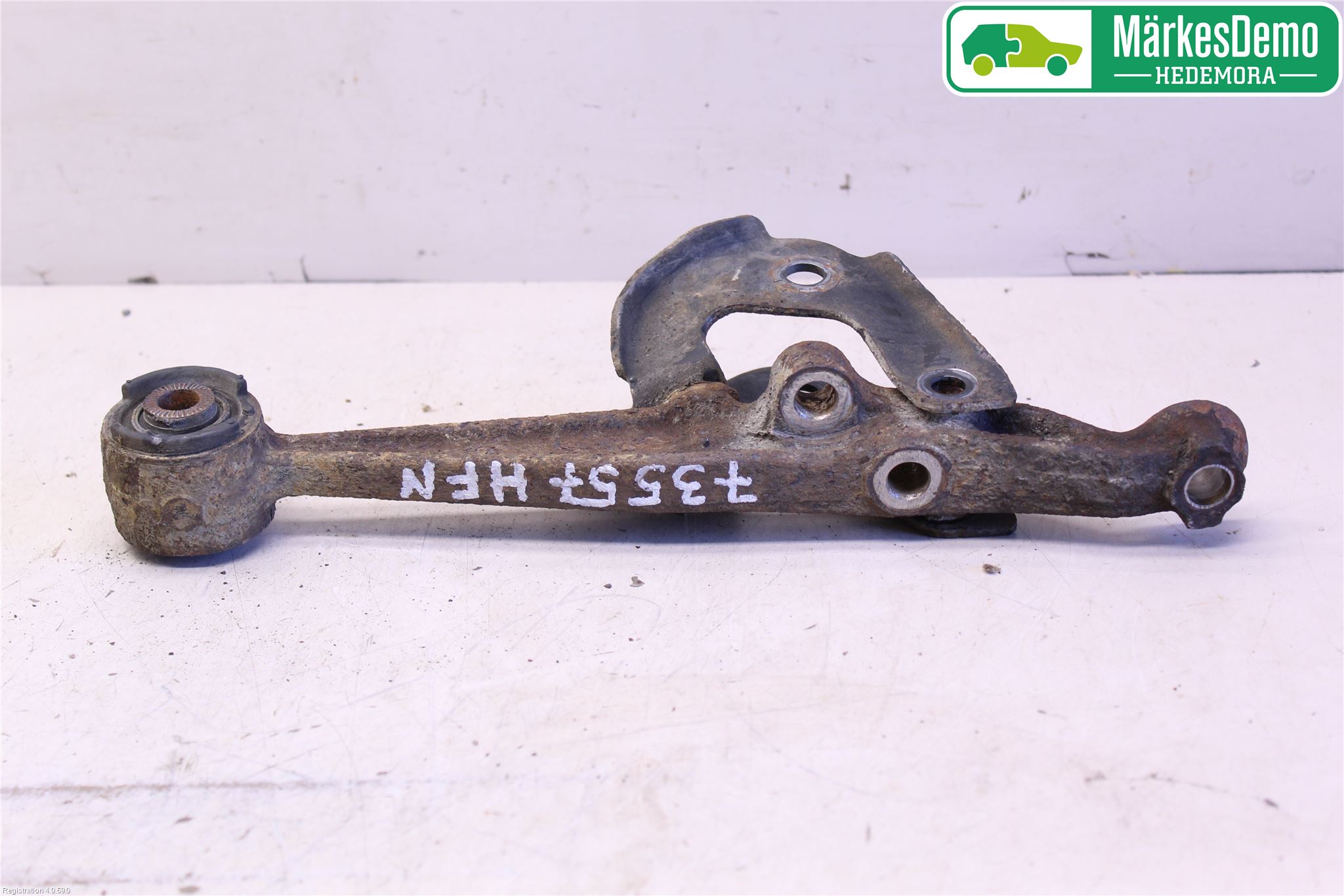 Lexus GS 300/400/430 91-05 Bärarm Fram Undre Hö