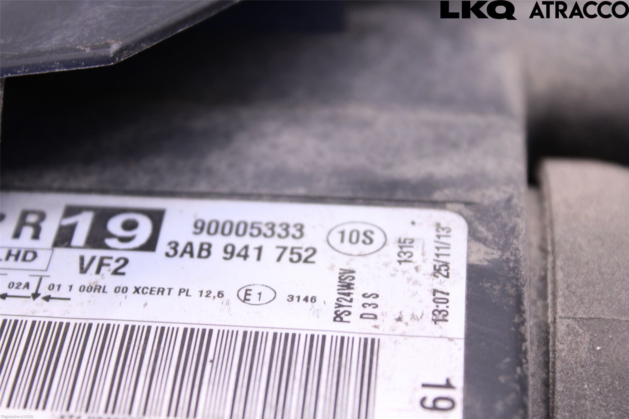 Volkswagen VW PASSAT 11-14 Strålkastare Höger