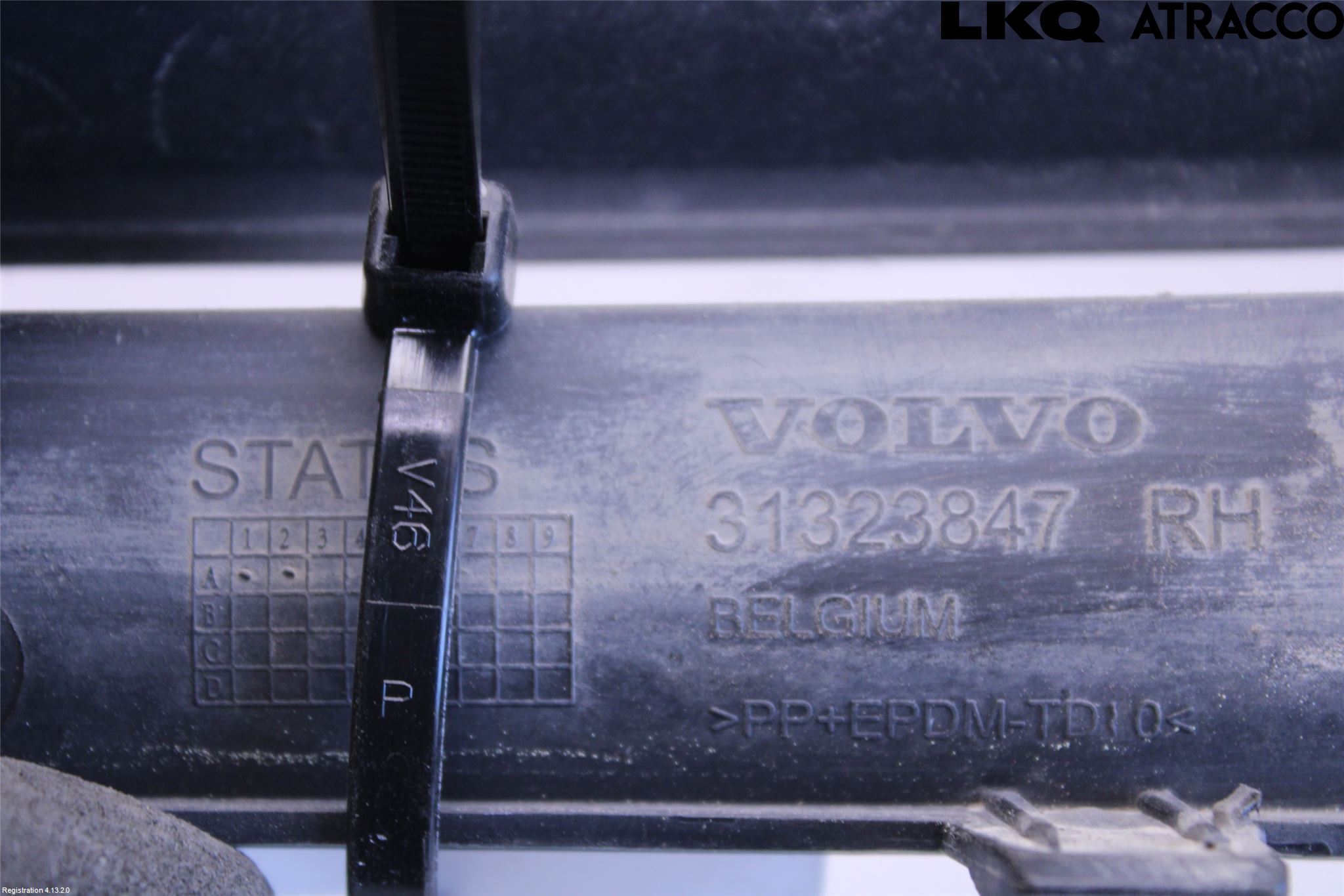 Volvo V60 CROSS COUNTRY 16-18 Grilldel Höger