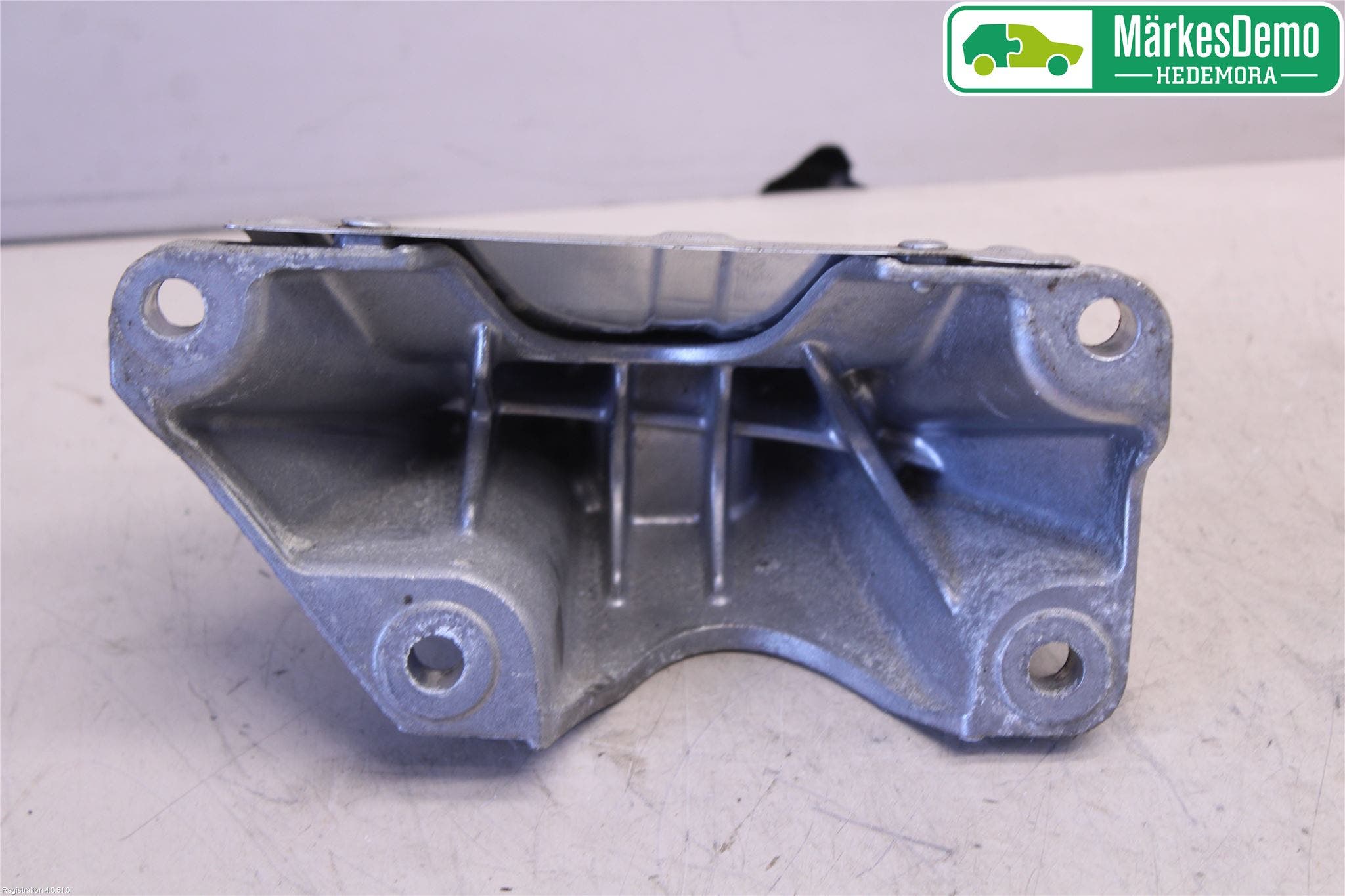 BMW 5 F10/F11/F18 09-17 Motorfäste