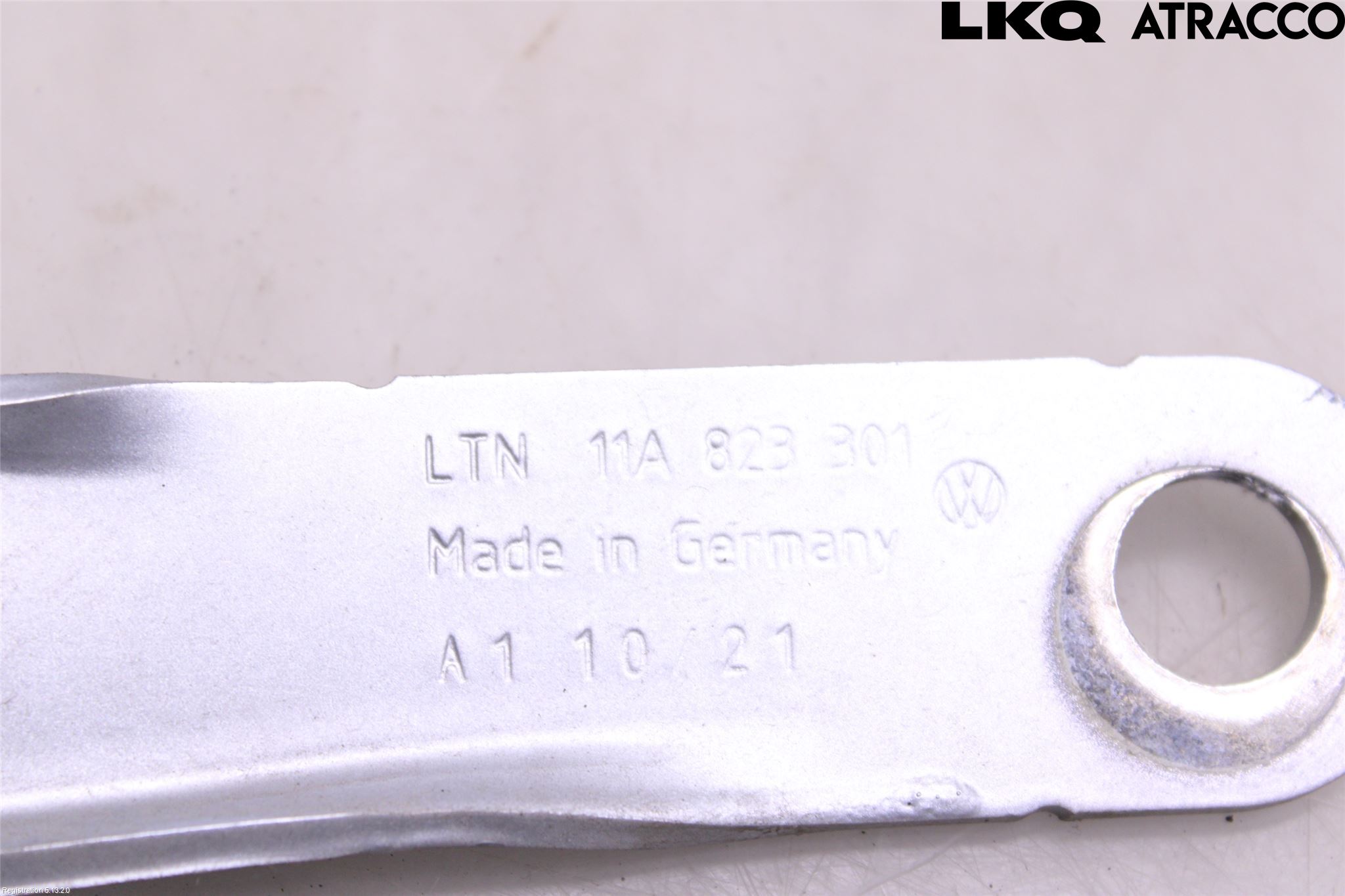 Volkswagen VW ID.4 21- Huvgångjärn