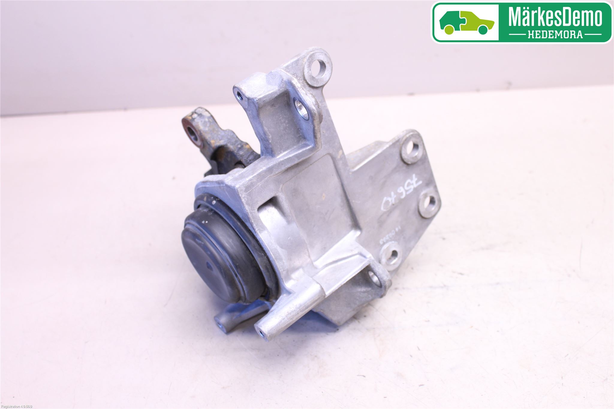 Nissan X-TRAIL 14-21 Växellådsfäste