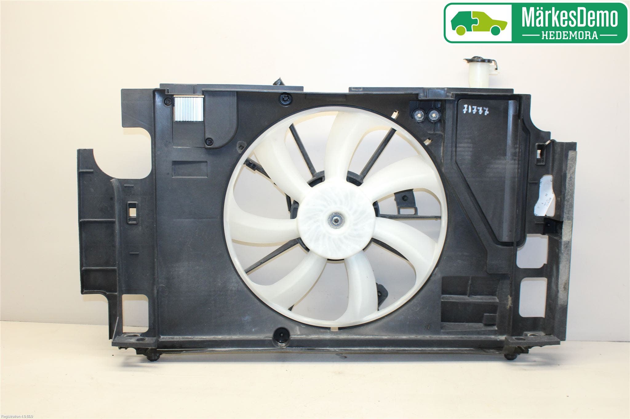 Toyota YARIS XP130 15-20 Kylfläkt El