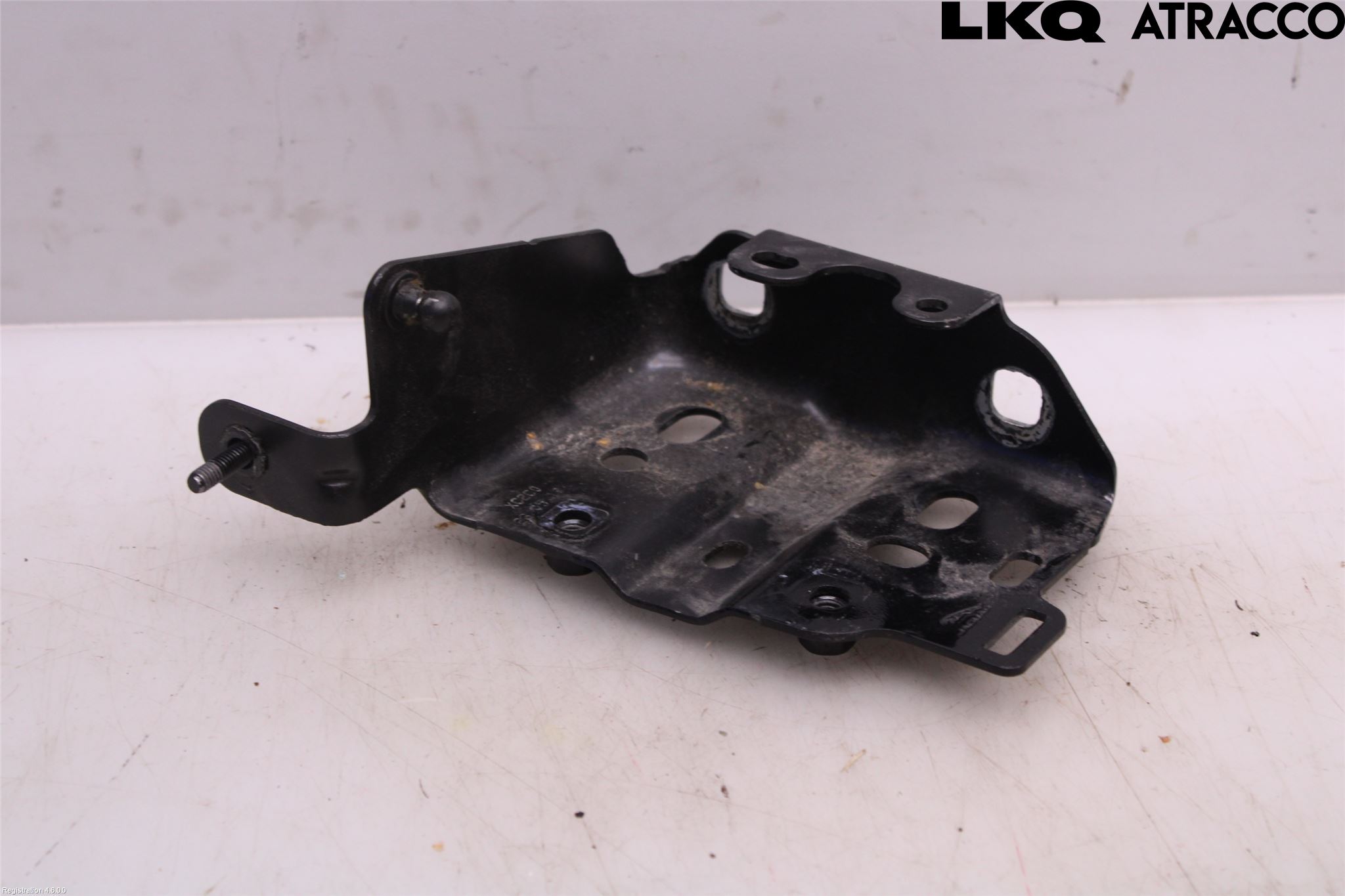 Jaguar I-PACE 18- Skärmfäste Fram Vä