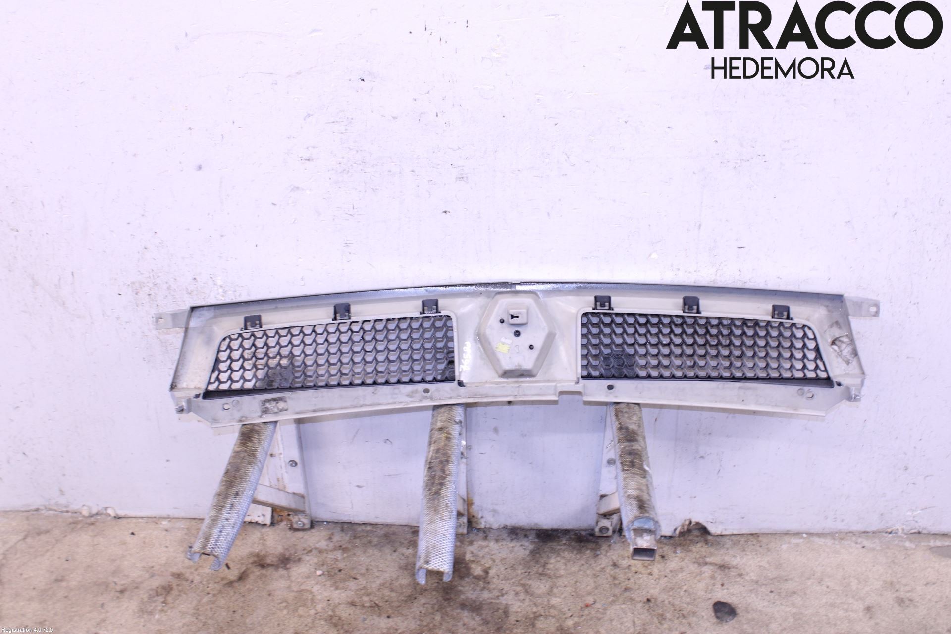 Renault MASTER III  04-10 Grill Komp
