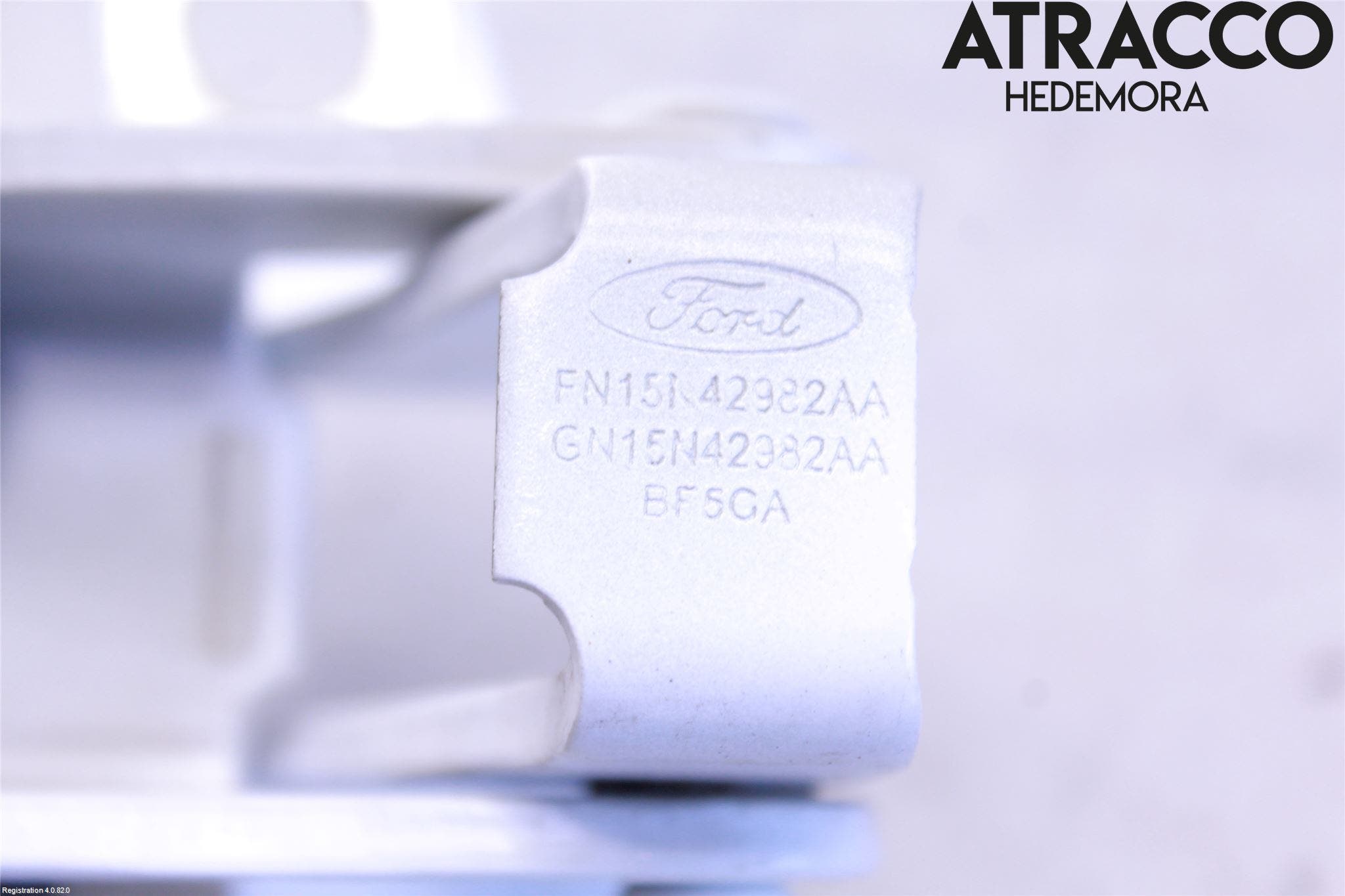 Ford ECOSPORT 17- Bakluckegångjärn Vä