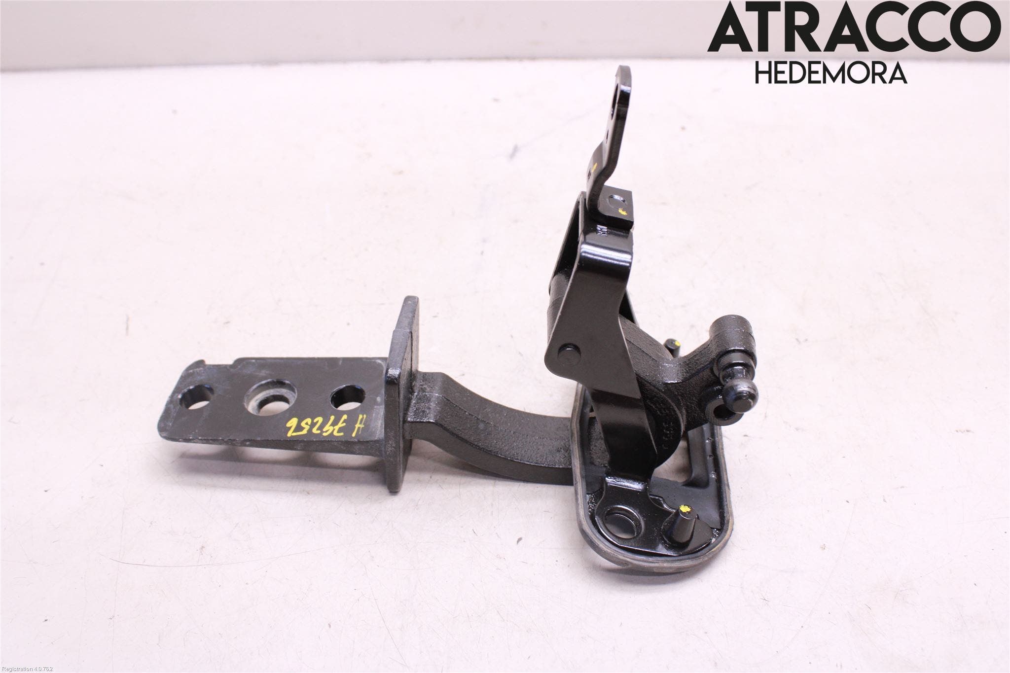 Volvo XC70 14-16 Bakluckegångjärn Hö