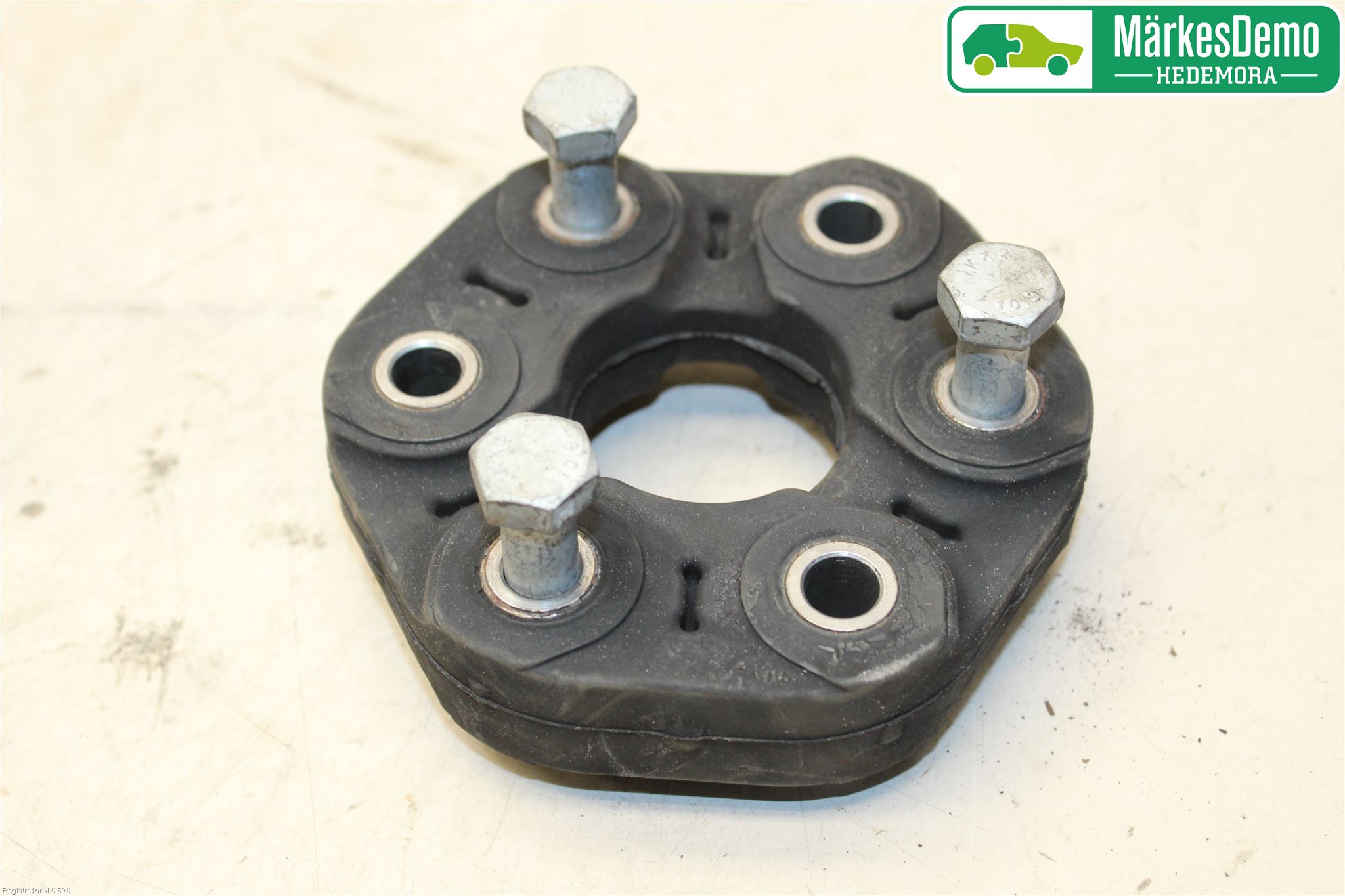 BMW 1 F20/F21 11-19 Mellanaxel Gummiknut