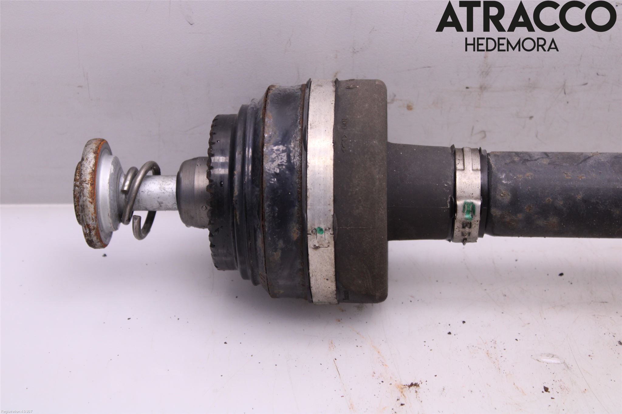 BMW 5 G30/G31/F90 17-23 Drivaxel Bak Vänster