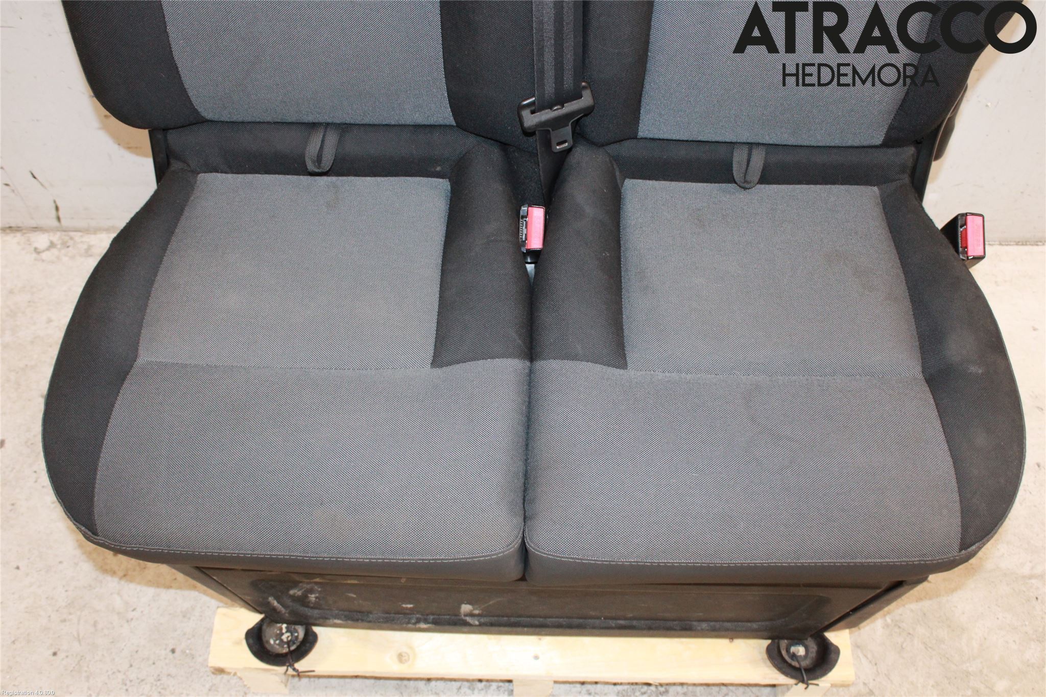 Nissan NV400 12-24 Inredning Soffa Fram Komplett