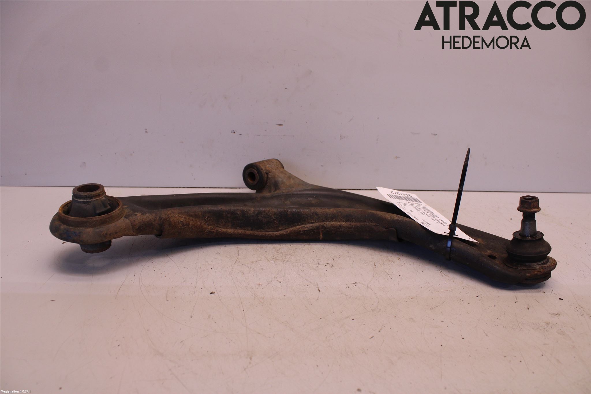 Toyota URBAN CRUISER Bärarm Fram Undre Hö