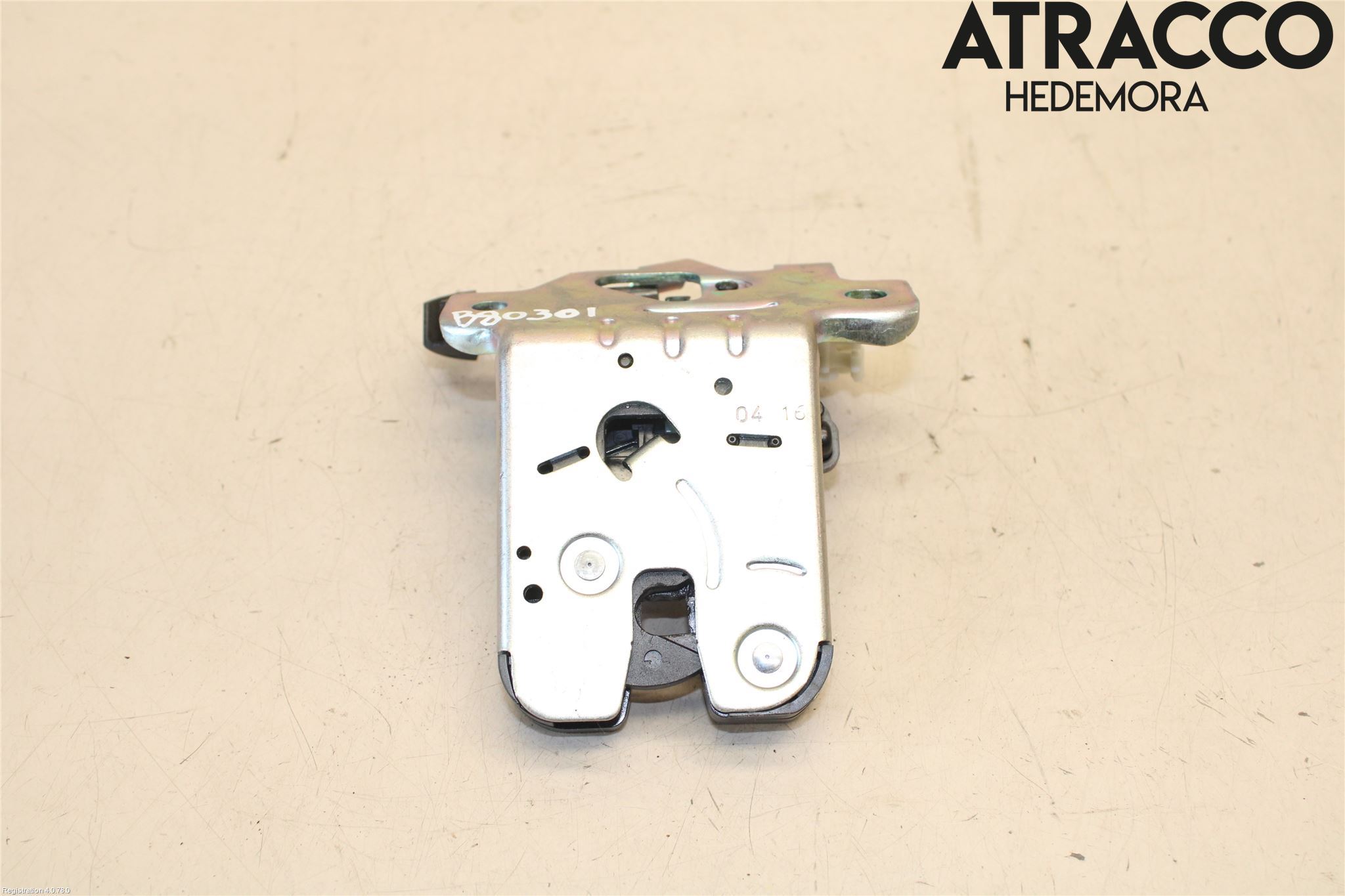 Audi A4/S4 B9 16-19 Låskista Baklucka