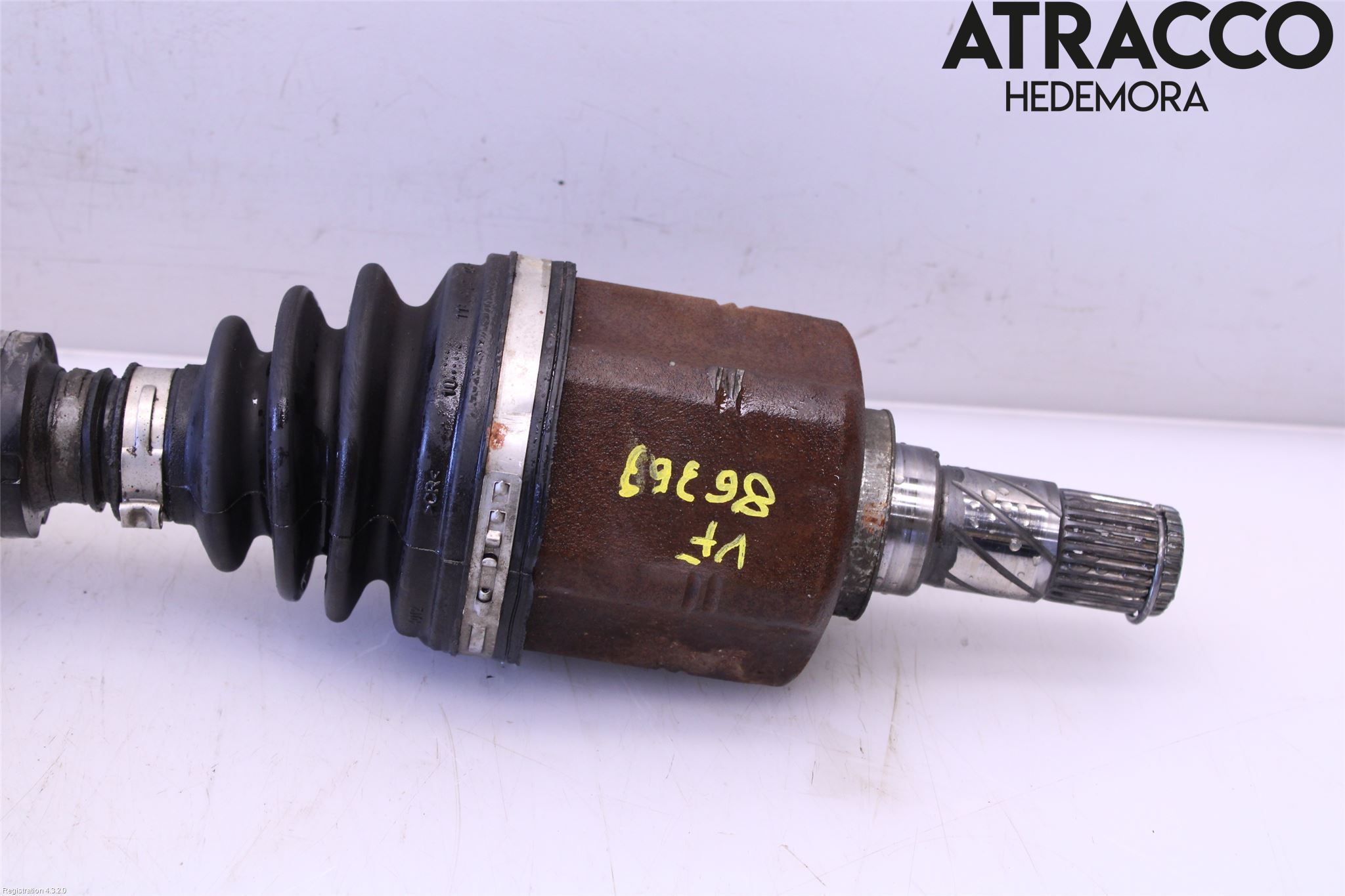 Nissan QASHQAI+2  10-14 Drivaxel Fram Vänster