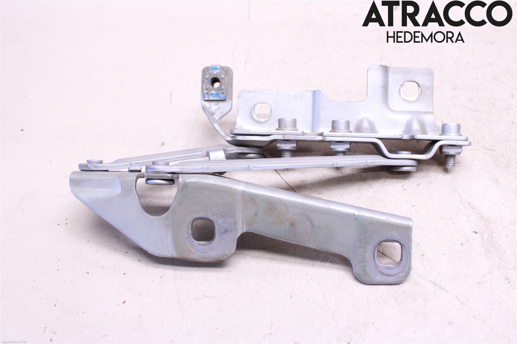 Opel INSIGNIA 09-16 Huvgångjärn