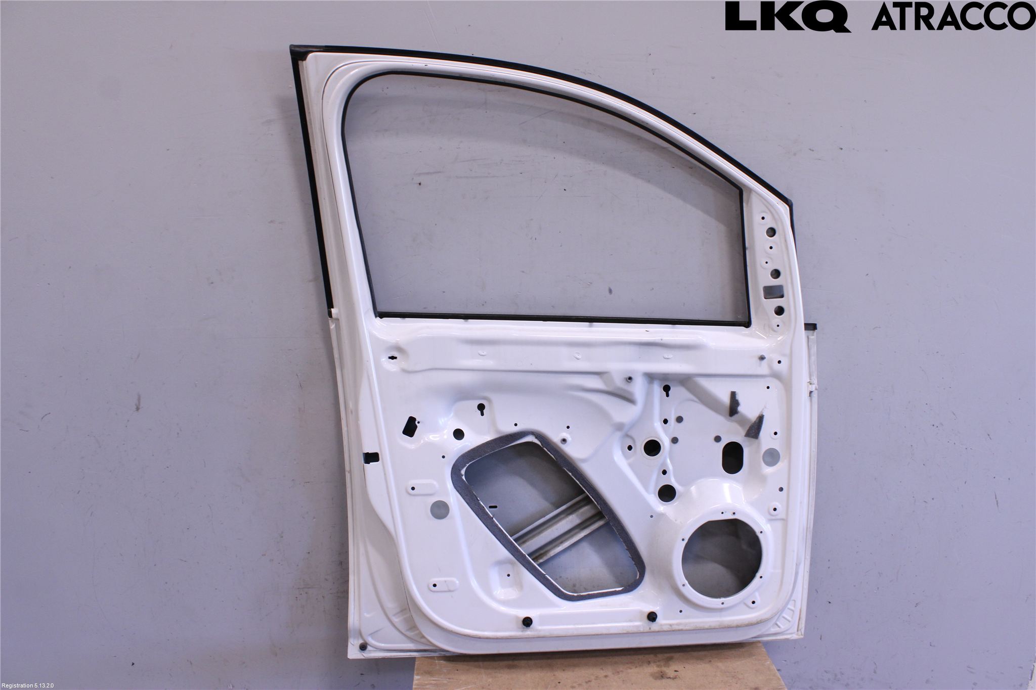 Volkswagen VW CADDY 16-20 Dörr Fram Vänster