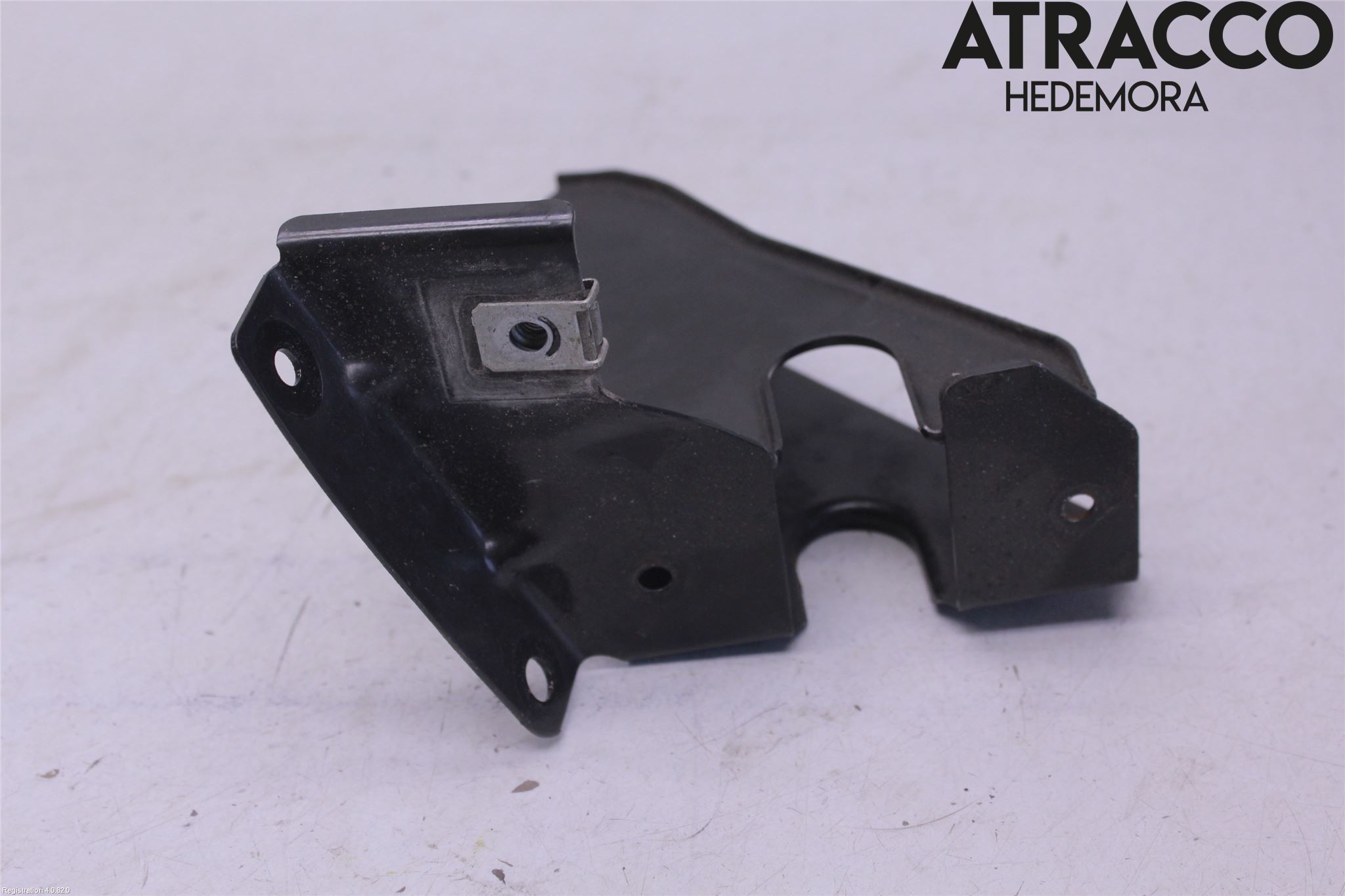 BMW 3 E90/91 SED/TOU 05-12 Front Huvlåsplåt-Balk