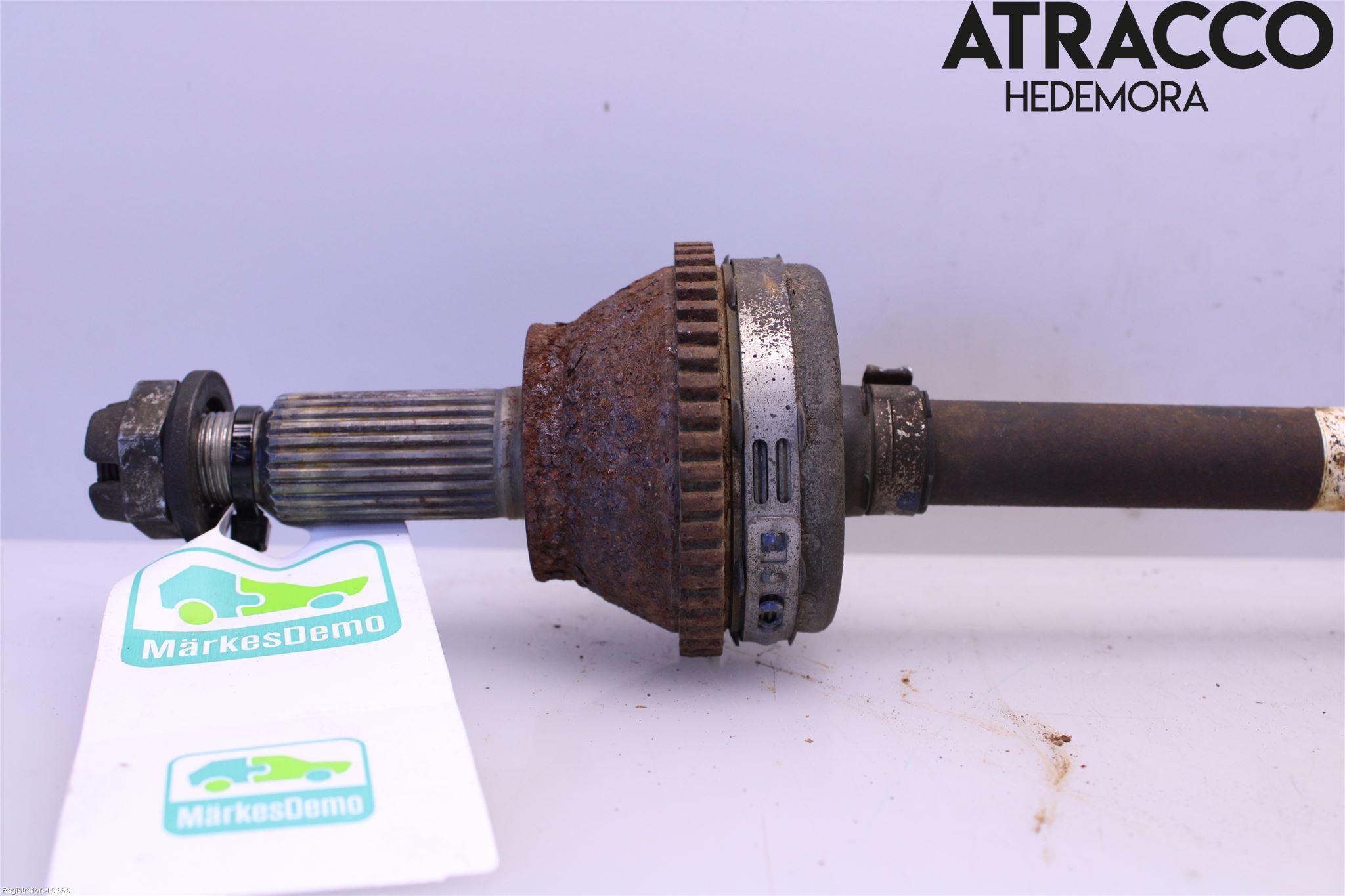 Dacia DUSTER 10-17 Drivaxel Bak Höger